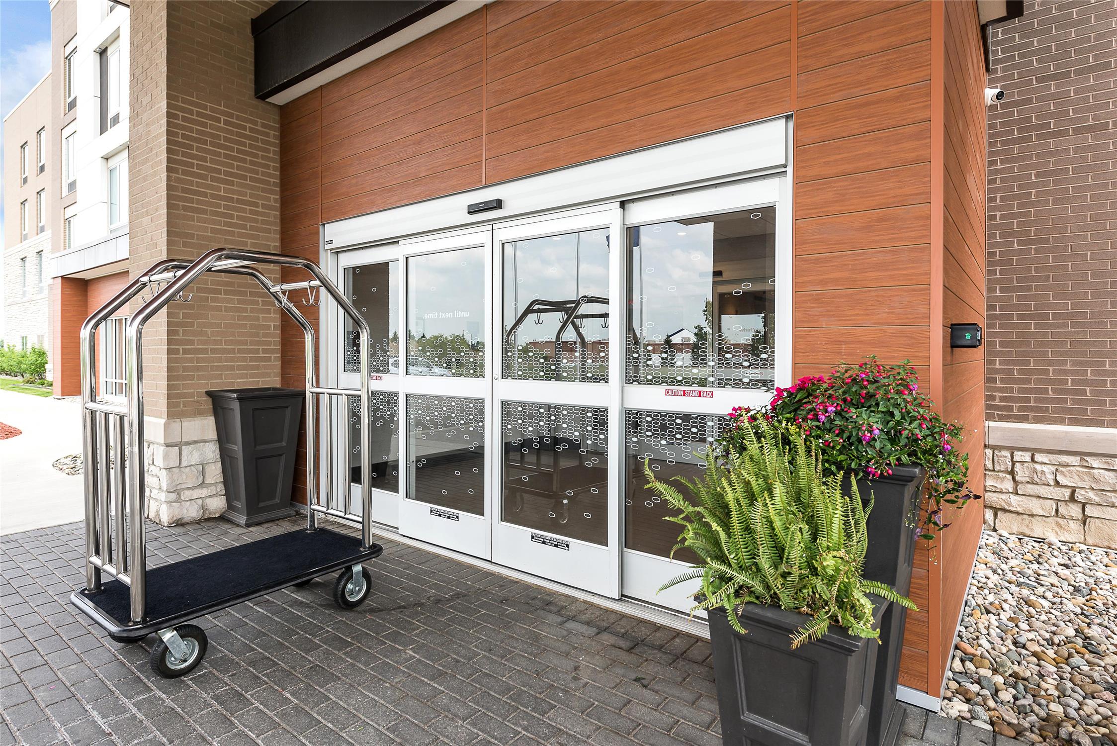 Hampton Inn & Suites Howell 2