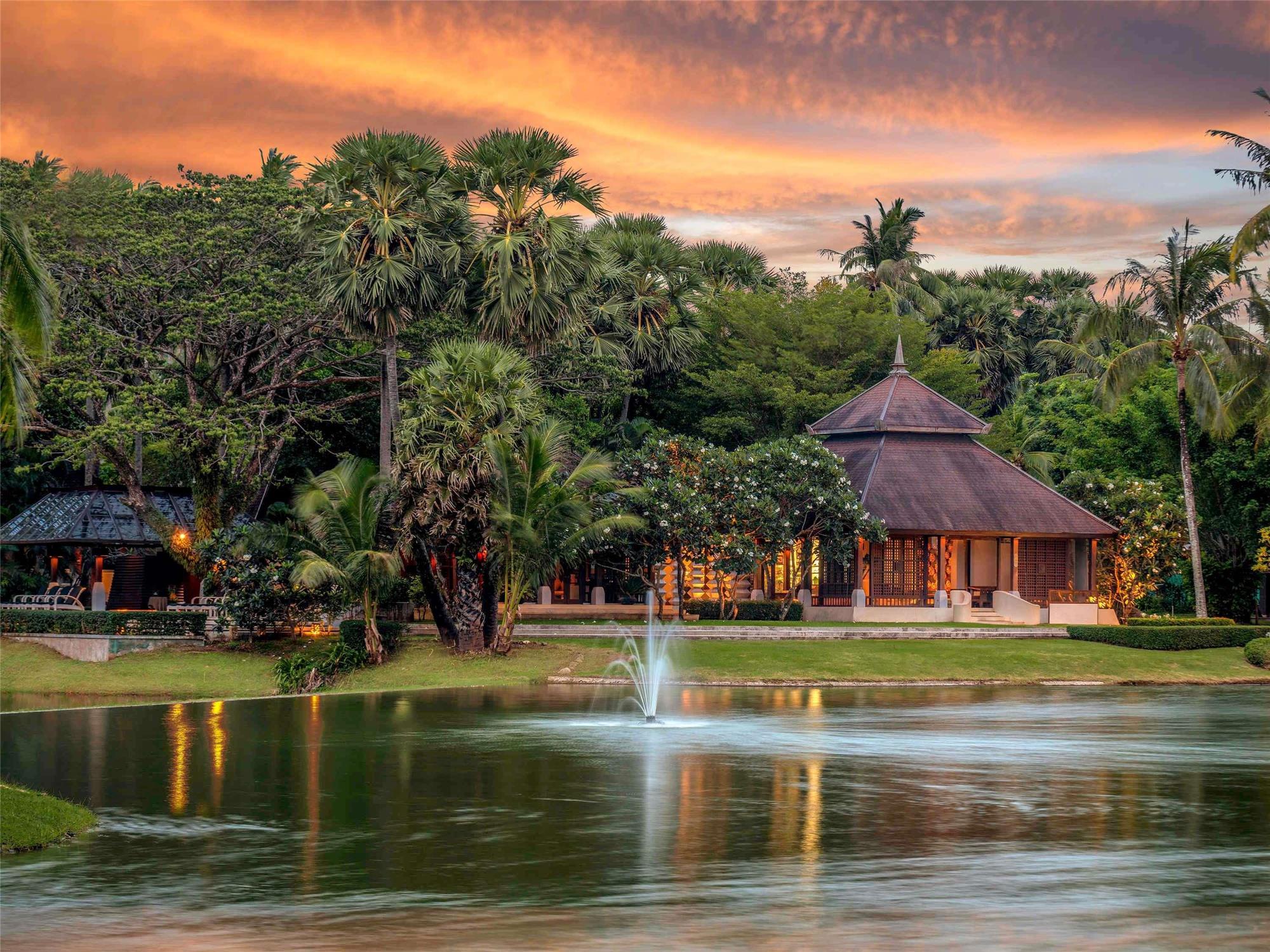 Pullman Phuket Karon Beach Resort 2