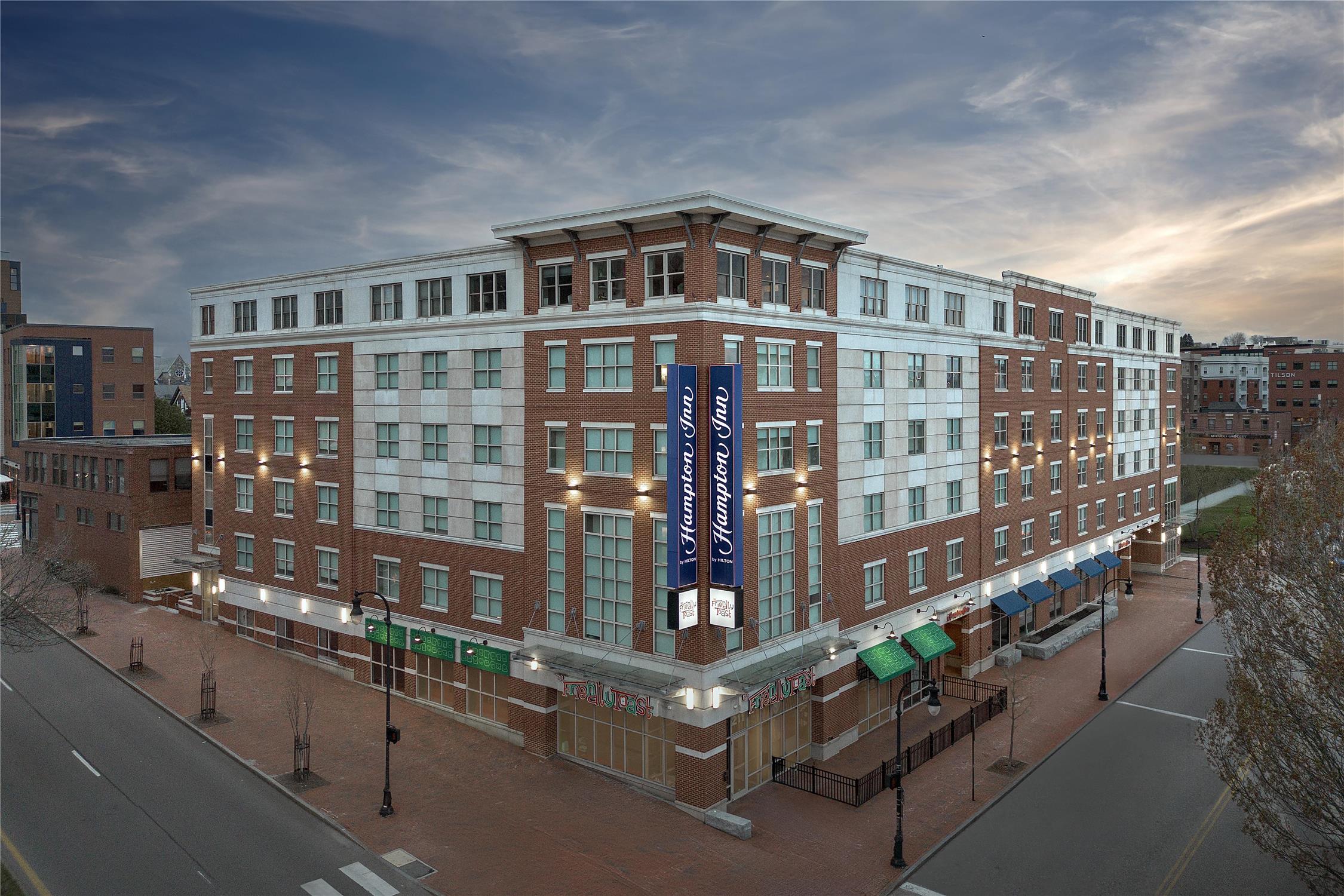 Hampton Inn Portland Downtown - Waterfront 1