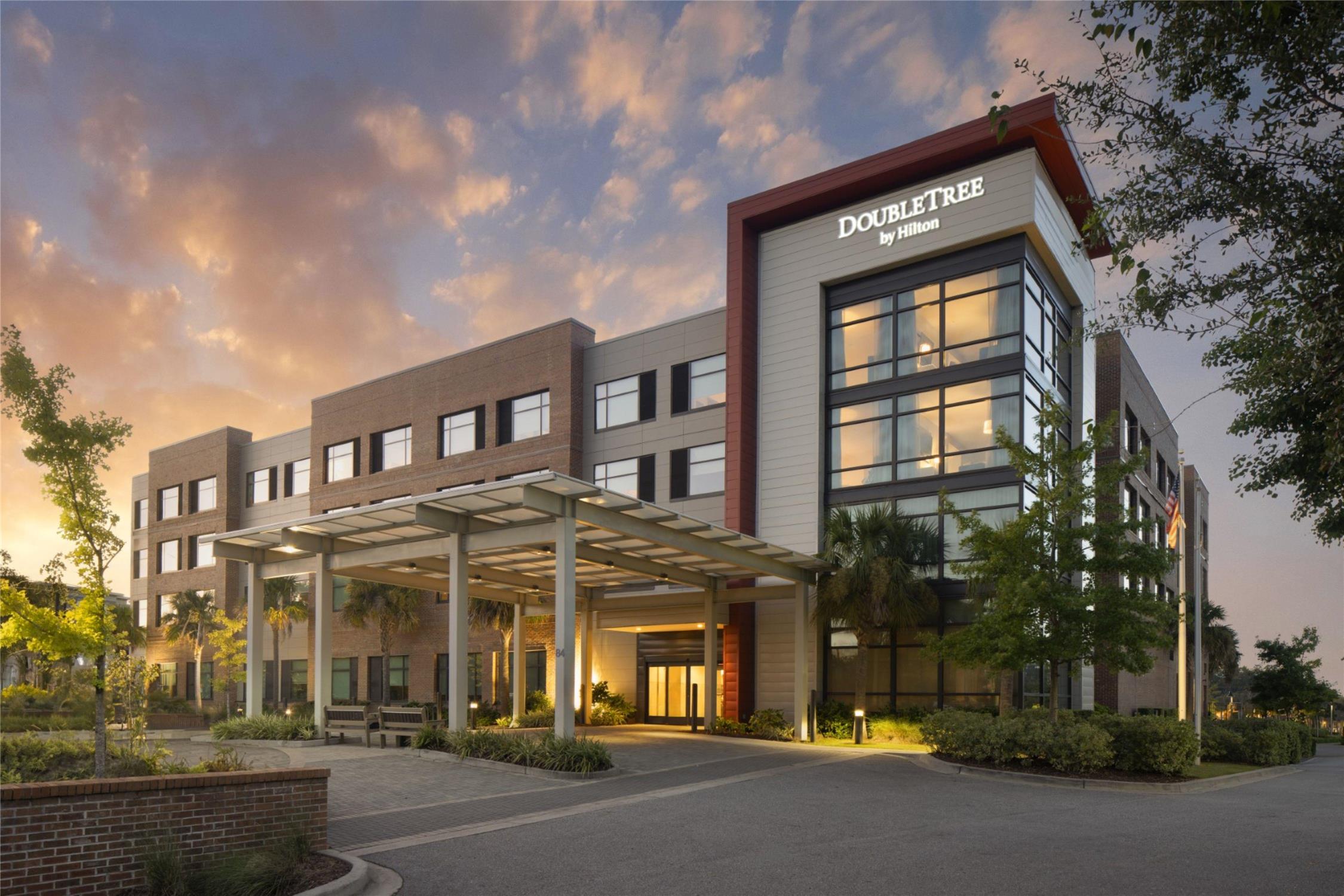DoubleTree by Hilton Charleston Riverview 1