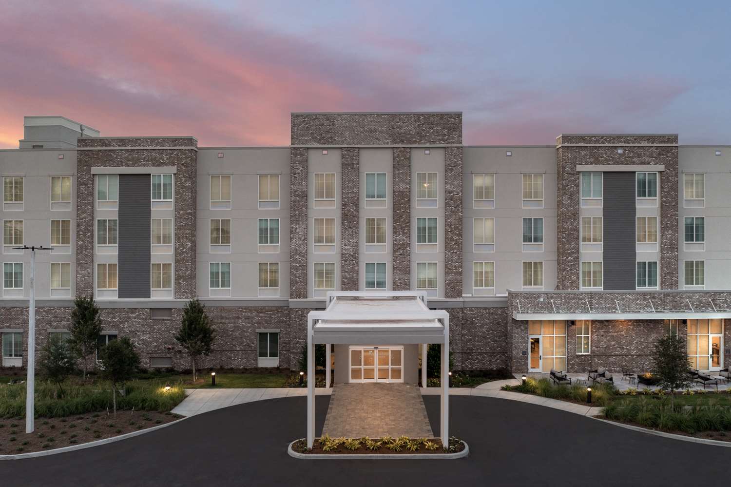Hilton Garden Inn Pensacola Downtown 1