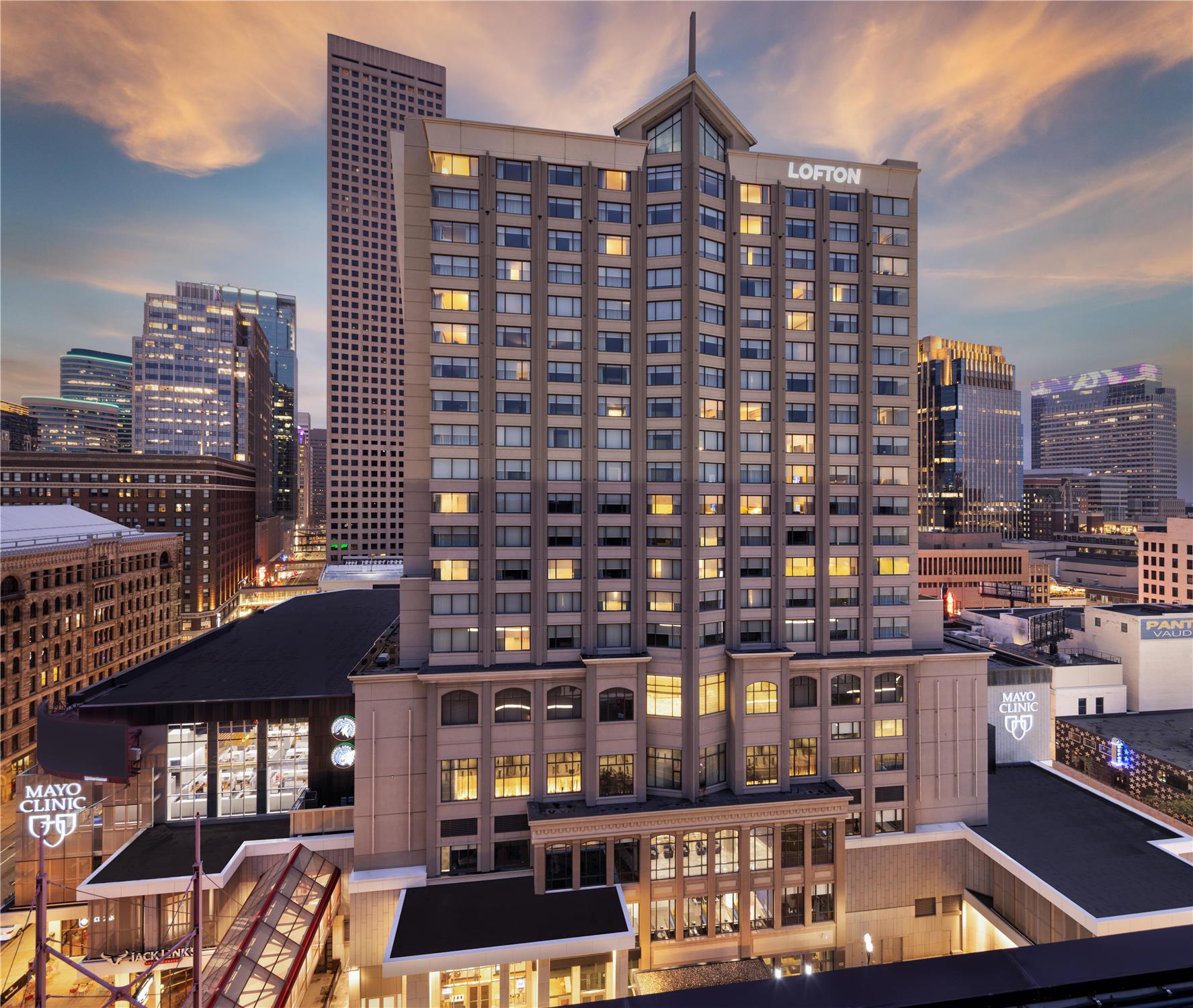 The Lofton Hotel Minneapolis, Tapestry Collection by Hilton 2
