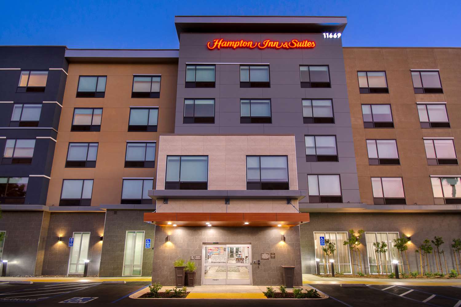 Hampton Inn & Suites By Hilton Rancho Cucamonga 2