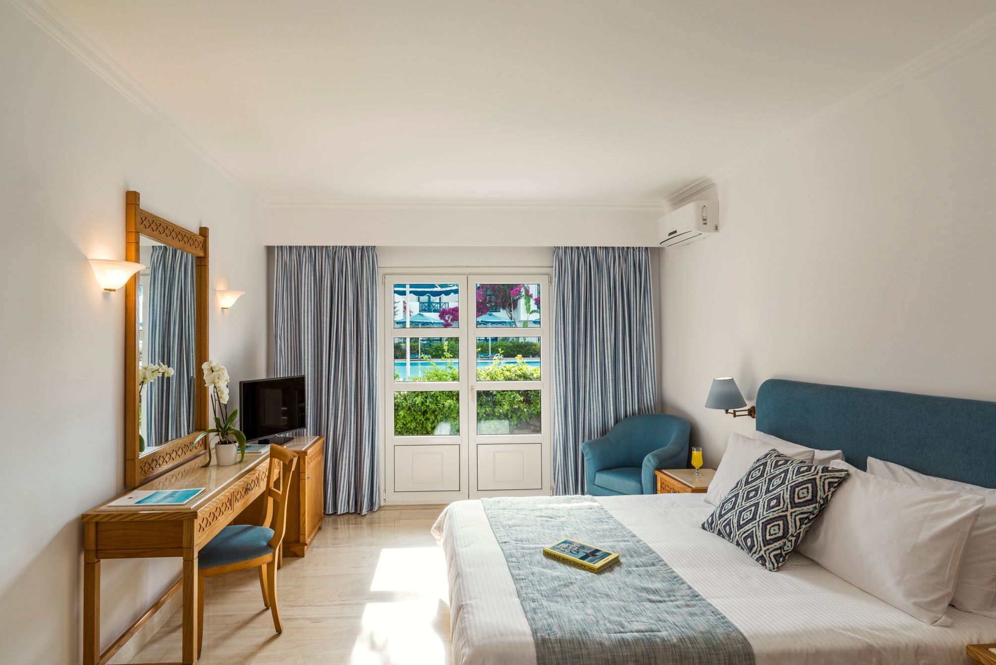 Doppelzimmer mit Poolblick