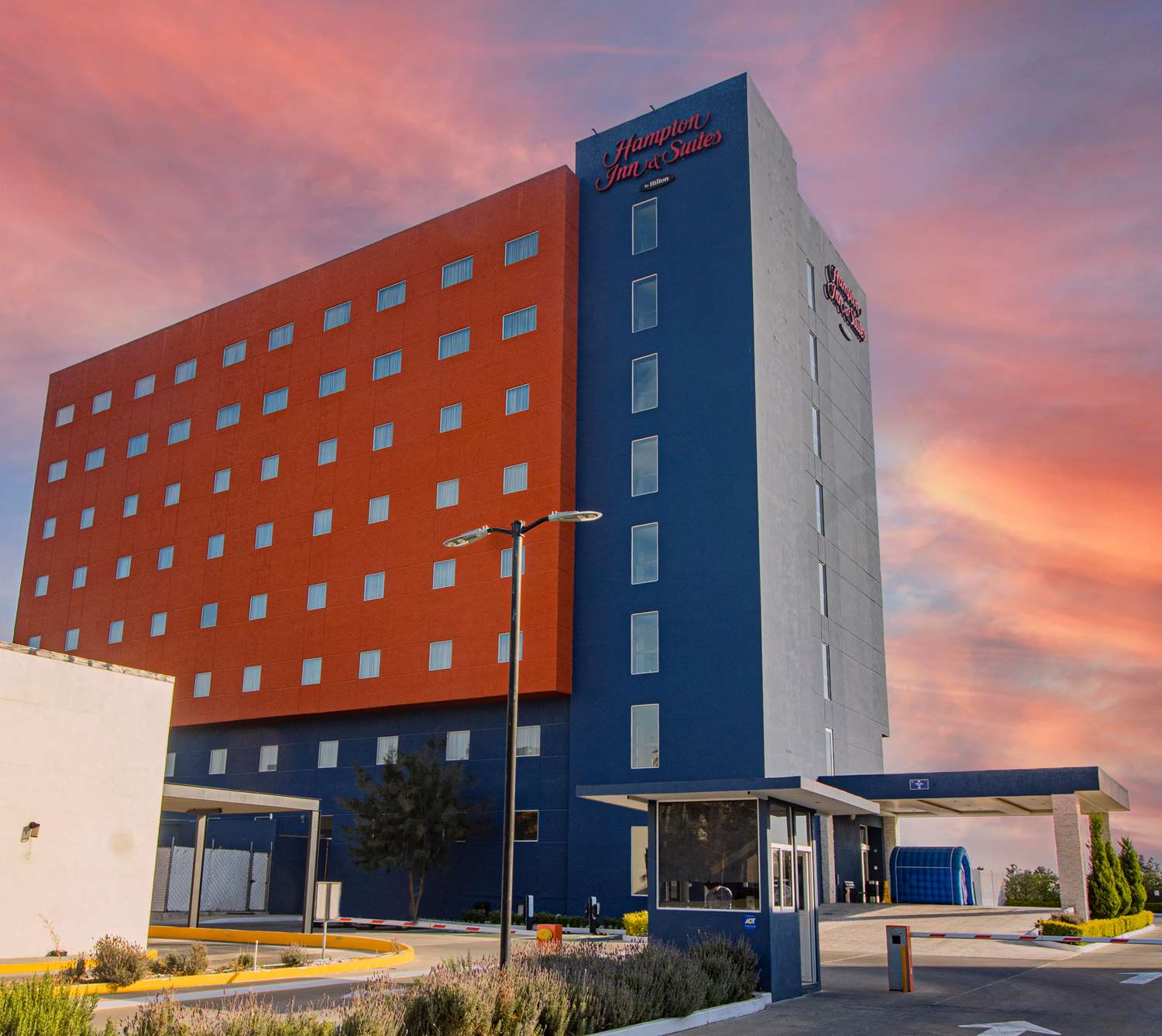 Hampton Inn & Suites by Hilton Salamanca Bajio 1