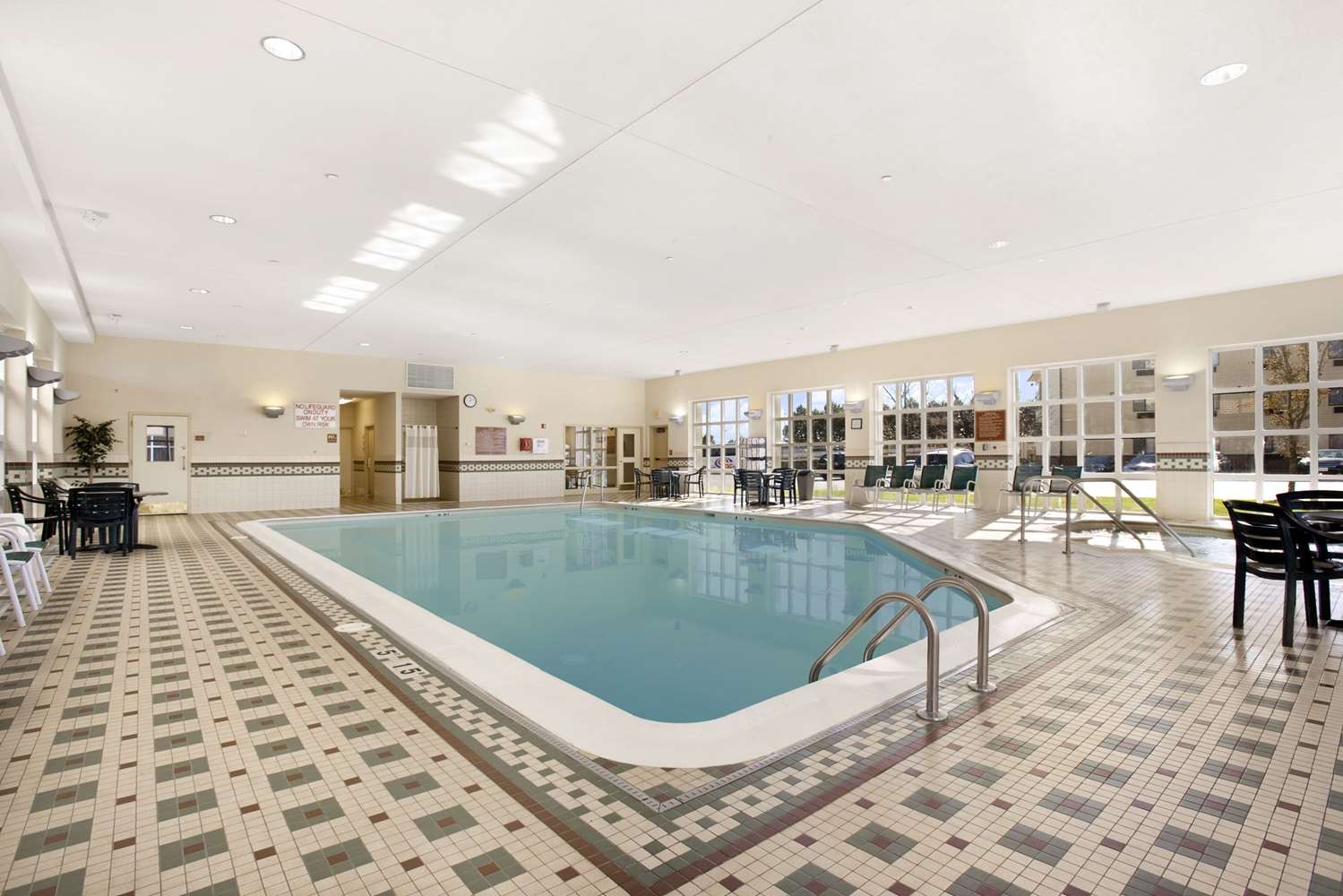 Hampton Inn & Suites Providence/Warwick-Airport 2