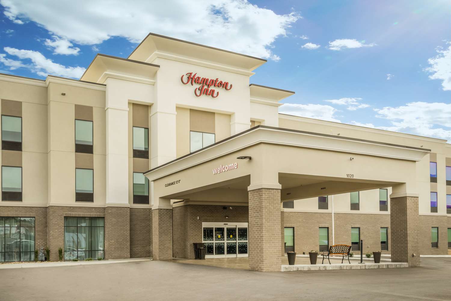 Hampton Inn Newport 1