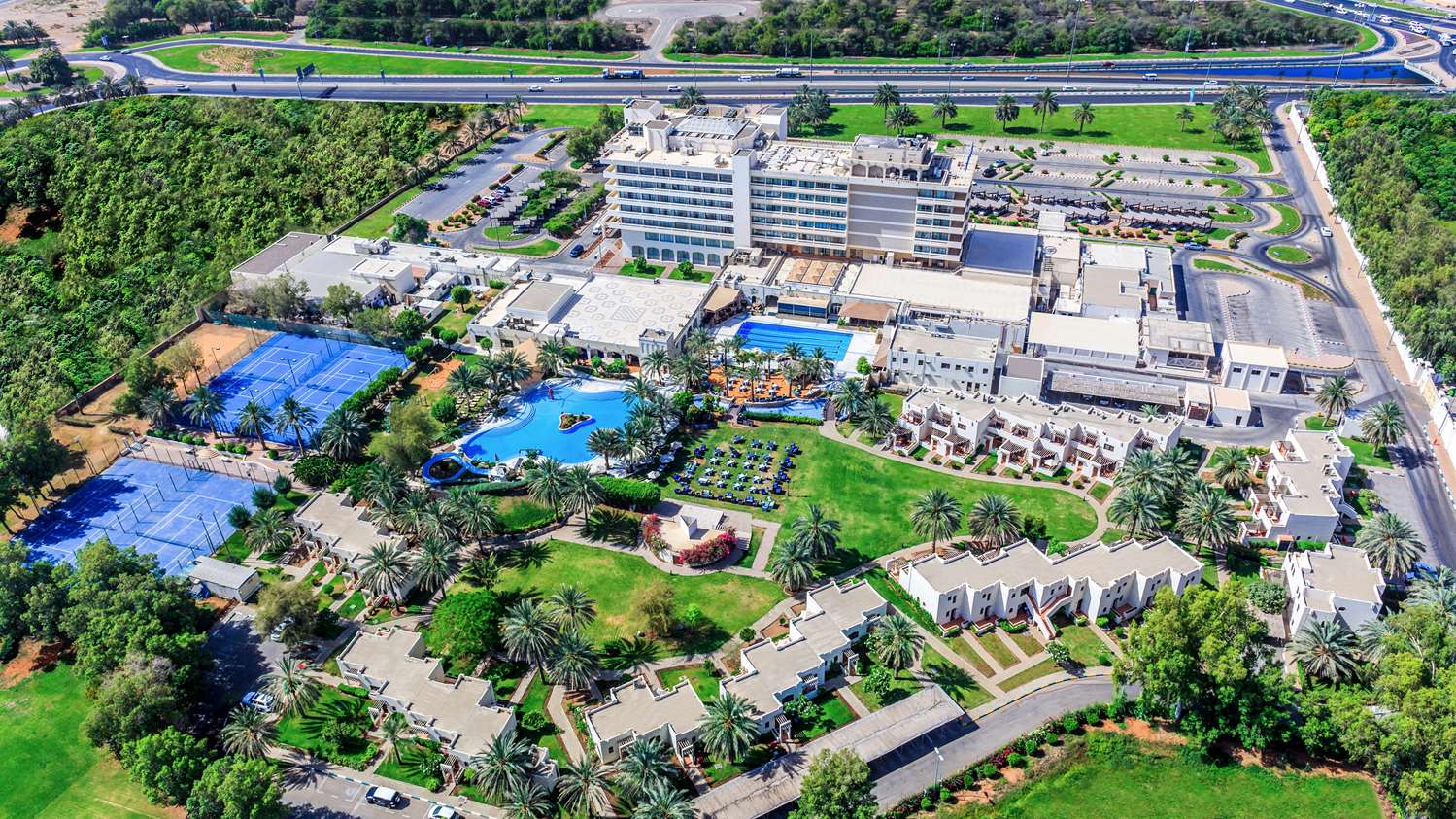 Radisson Blu Hotel & Resort, Al Ain 2