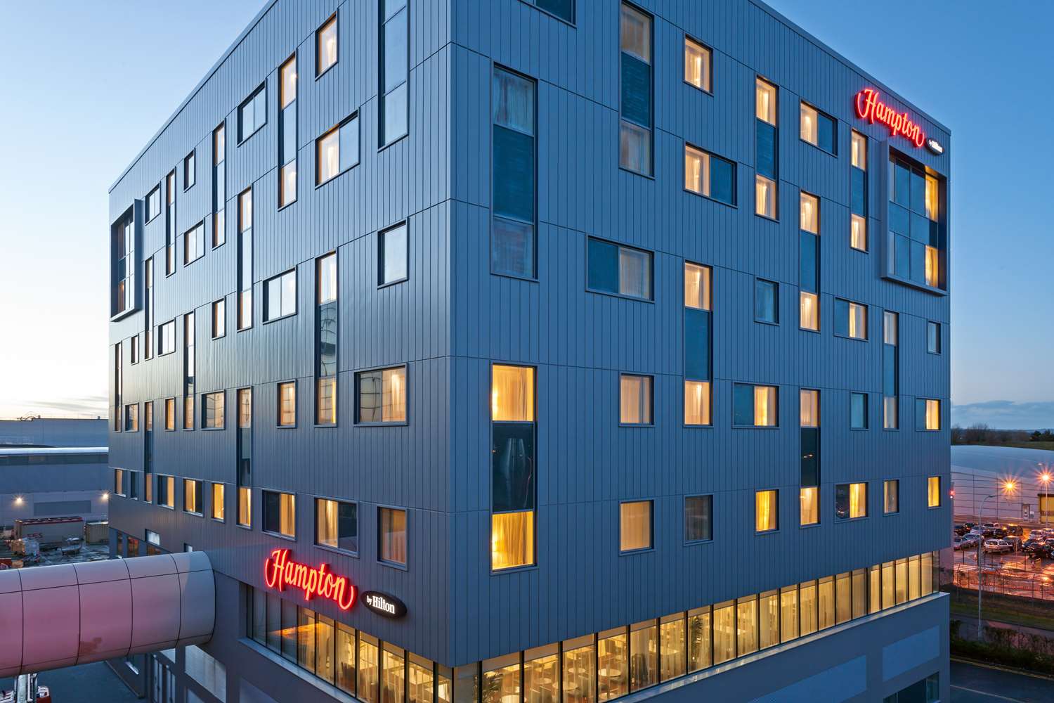Hampton by Hilton London Gatwick Airport 2