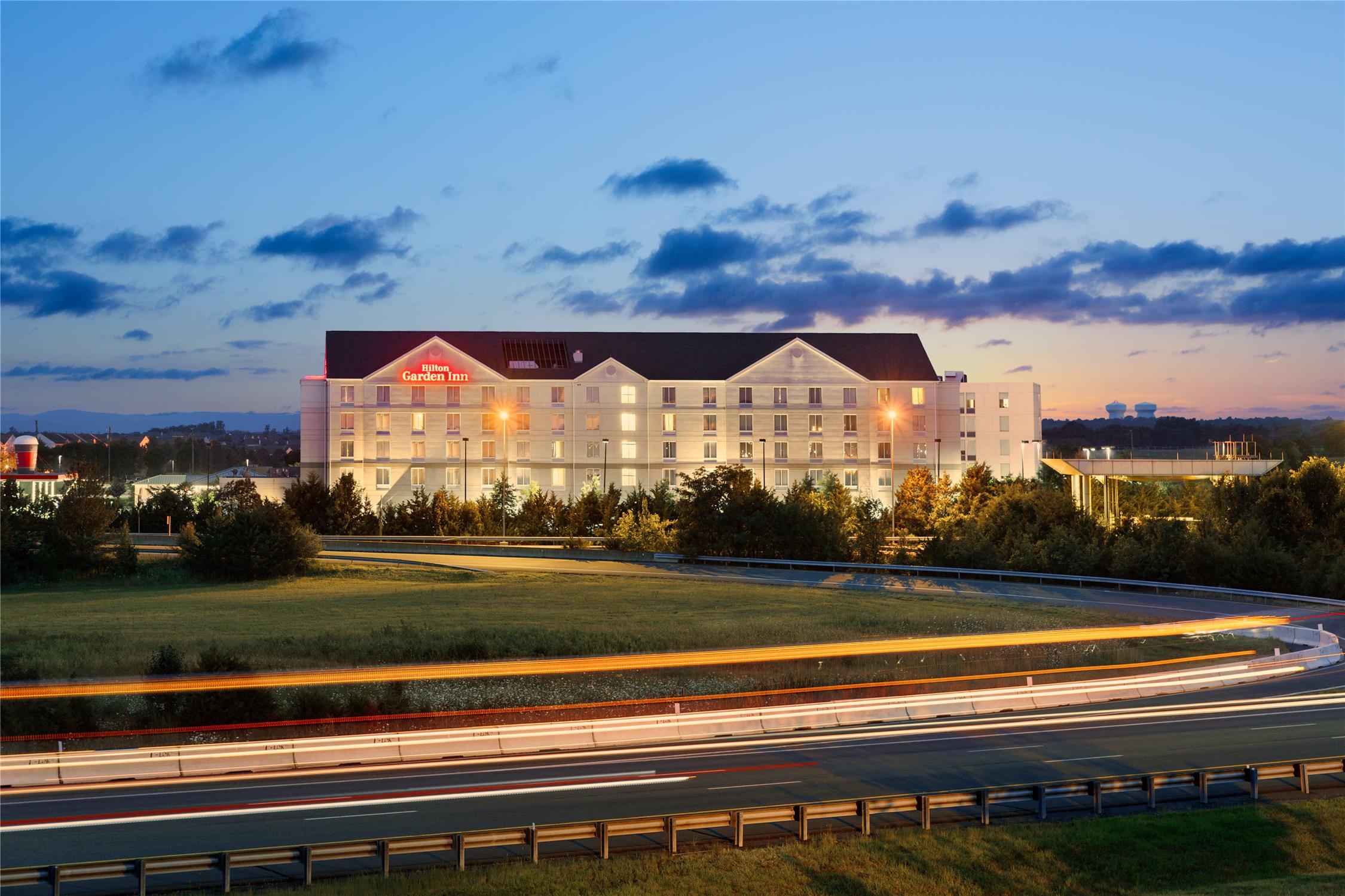 Hilton Garden Inn Dulles North 2