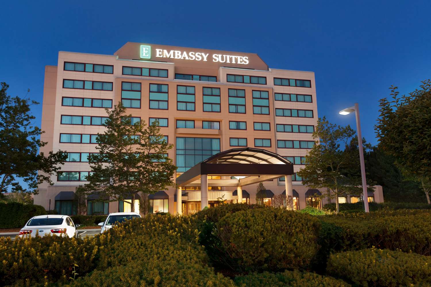 Embassy Suites by Hilton Boston Waltham 1