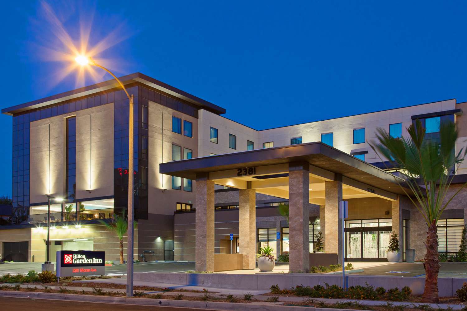 Hilton Garden Inn Irvine/Orange County Airport 2