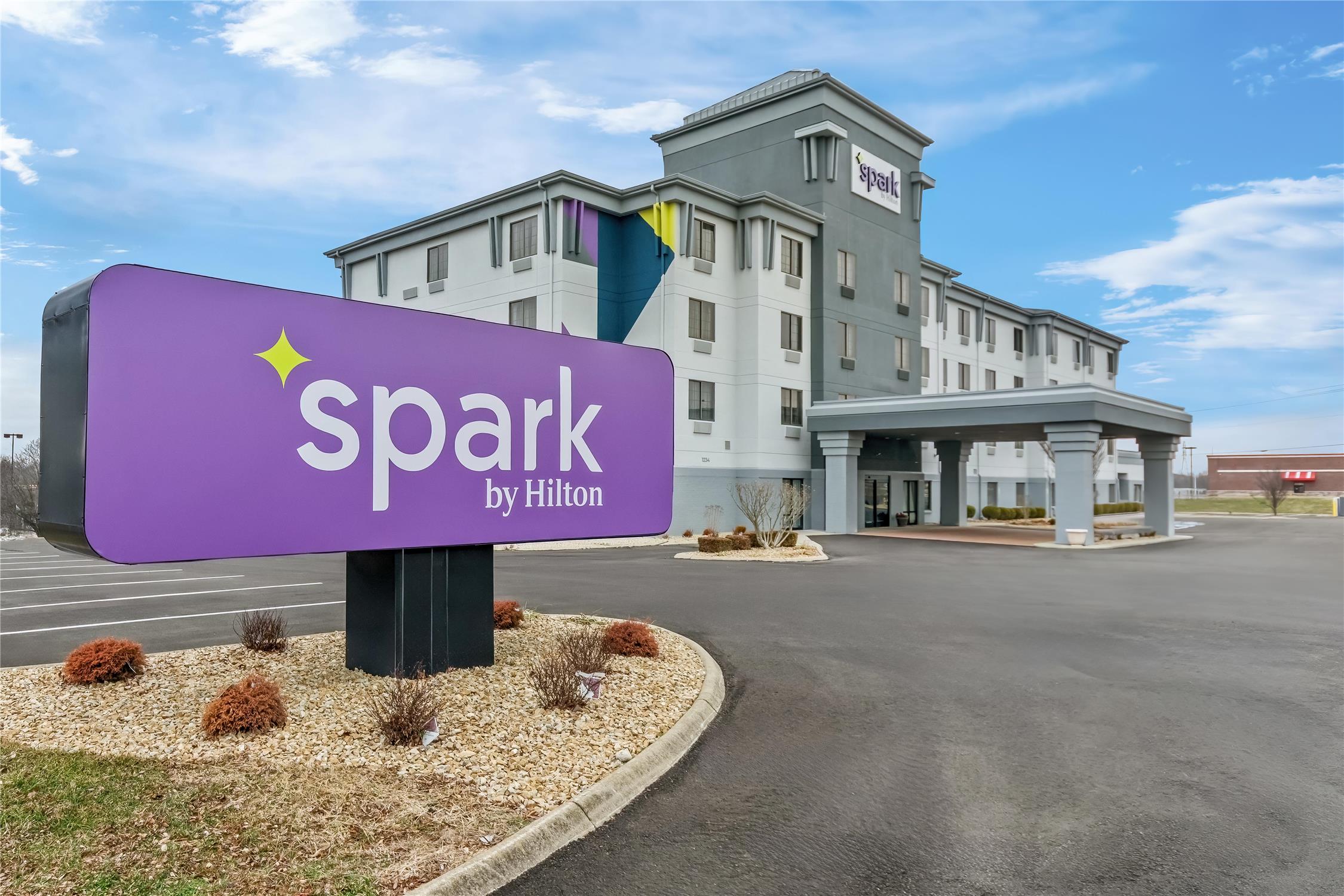 Spark by Hilton Cincinnati Fairfield 1