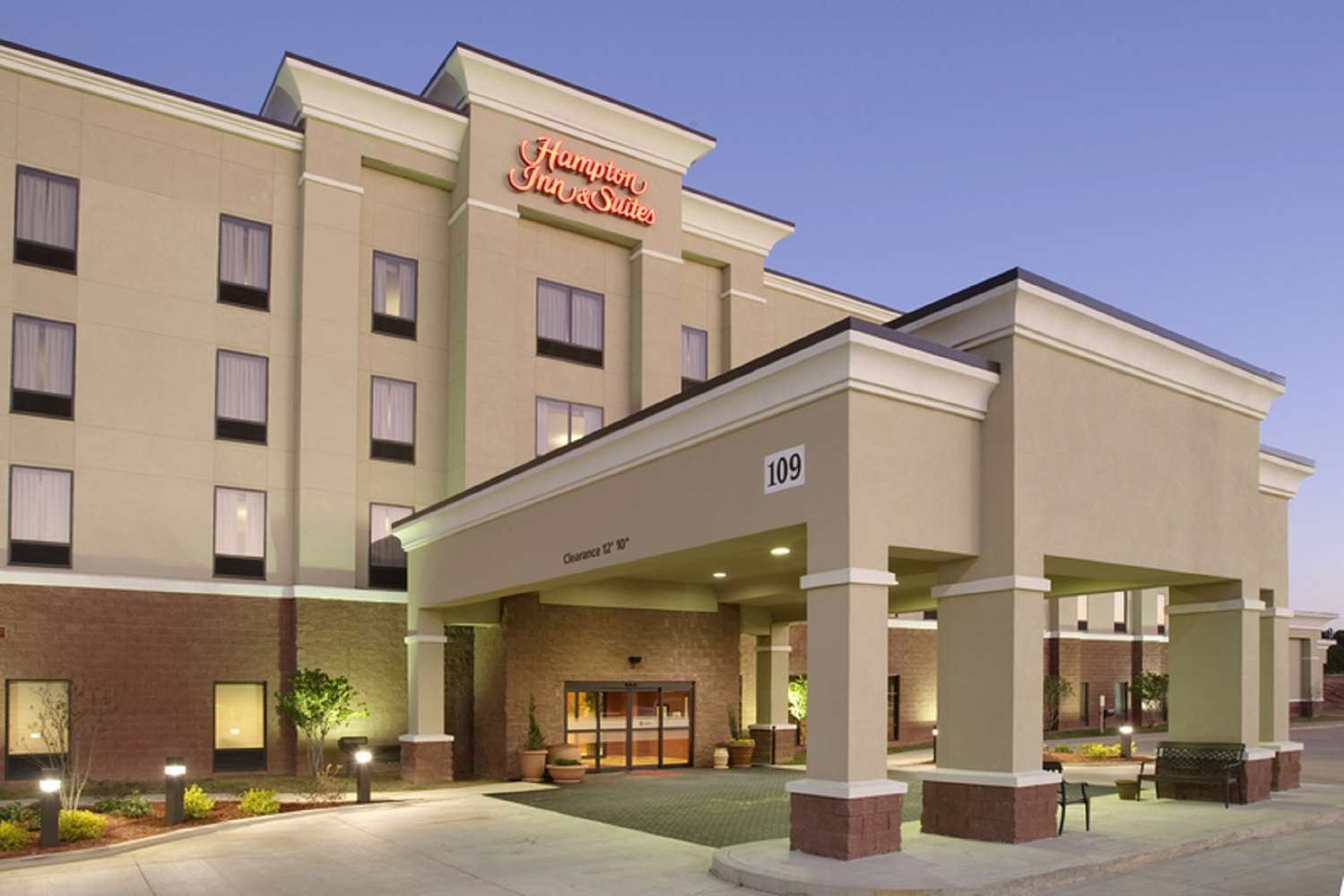 Hampton Inn & Suites McComb 1