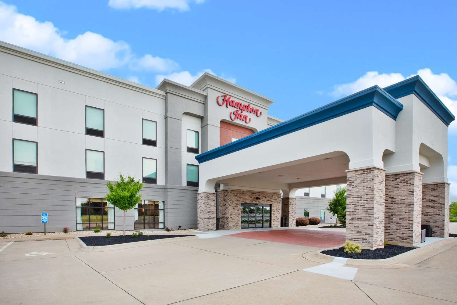 Hampton Inn Clinton, IA 1