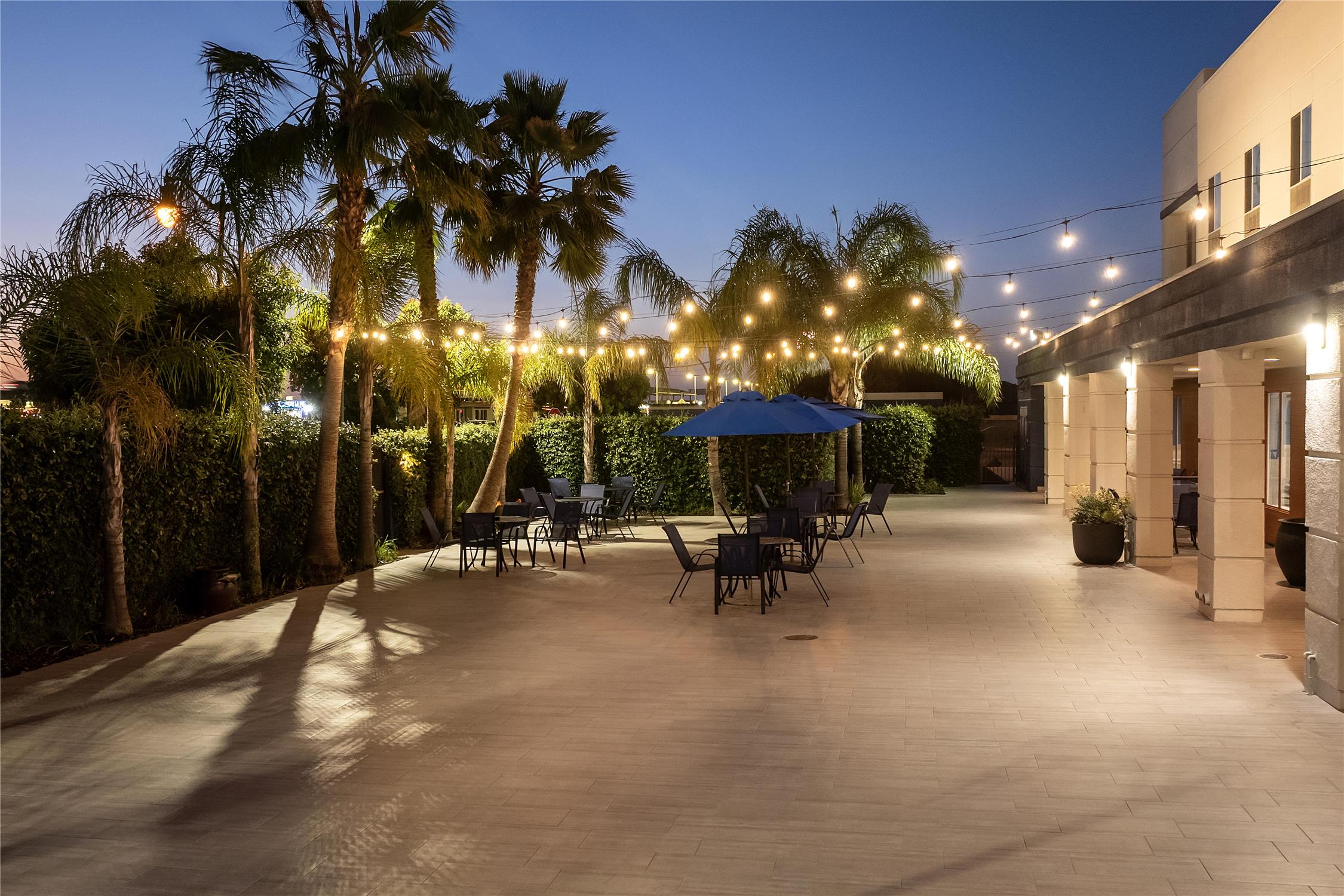 Hampton Inn & Suites Lathrop 2