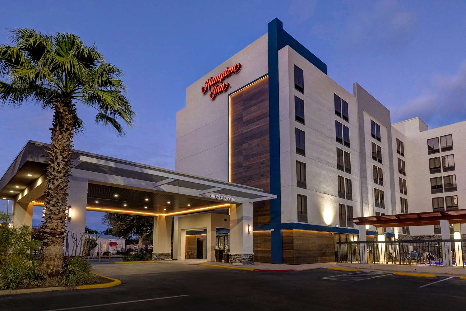 Hampton Inn San Antonio-Downtown (River Walk) 2