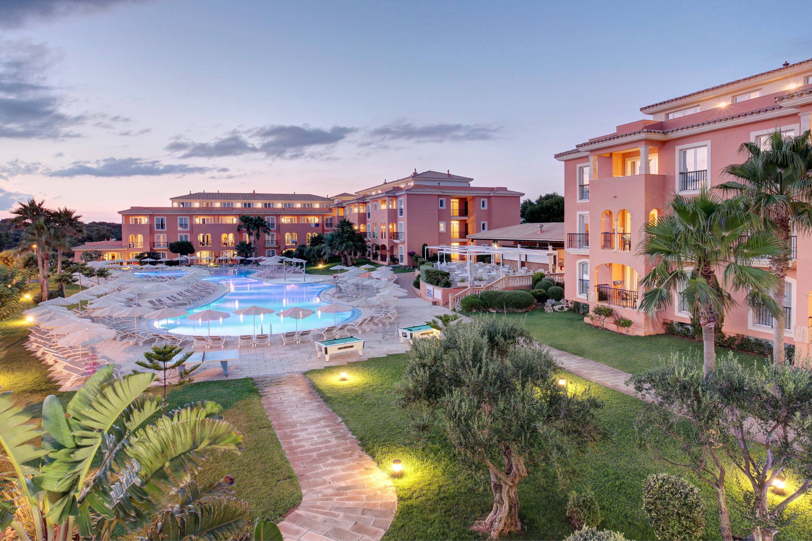 Grupotel Macarella Suites & Spa 2