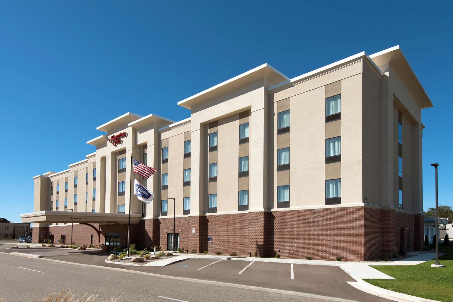 Hampton Inn Kalamazoo 1