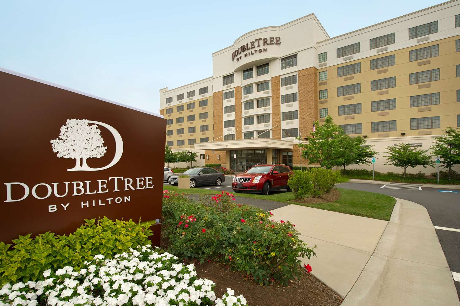 DoubleTree by Hilton Sterling - Dulles Airport 1
