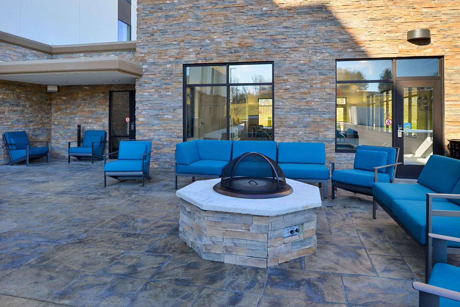 Hampton Inn & Suites Albany-East Greenbush, NY 2