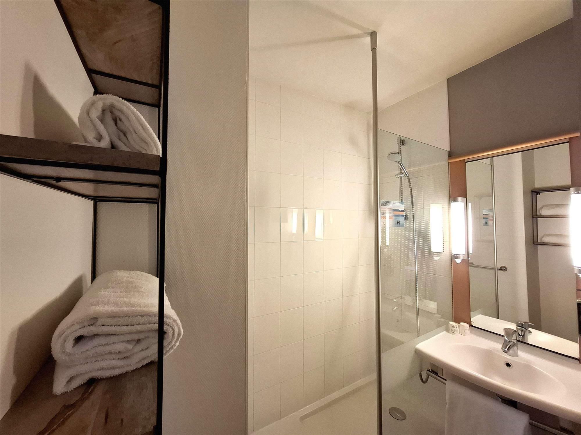 Comfort room