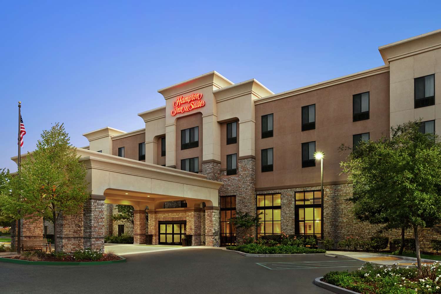 Hampton Inn & Suites West Sacramento 1