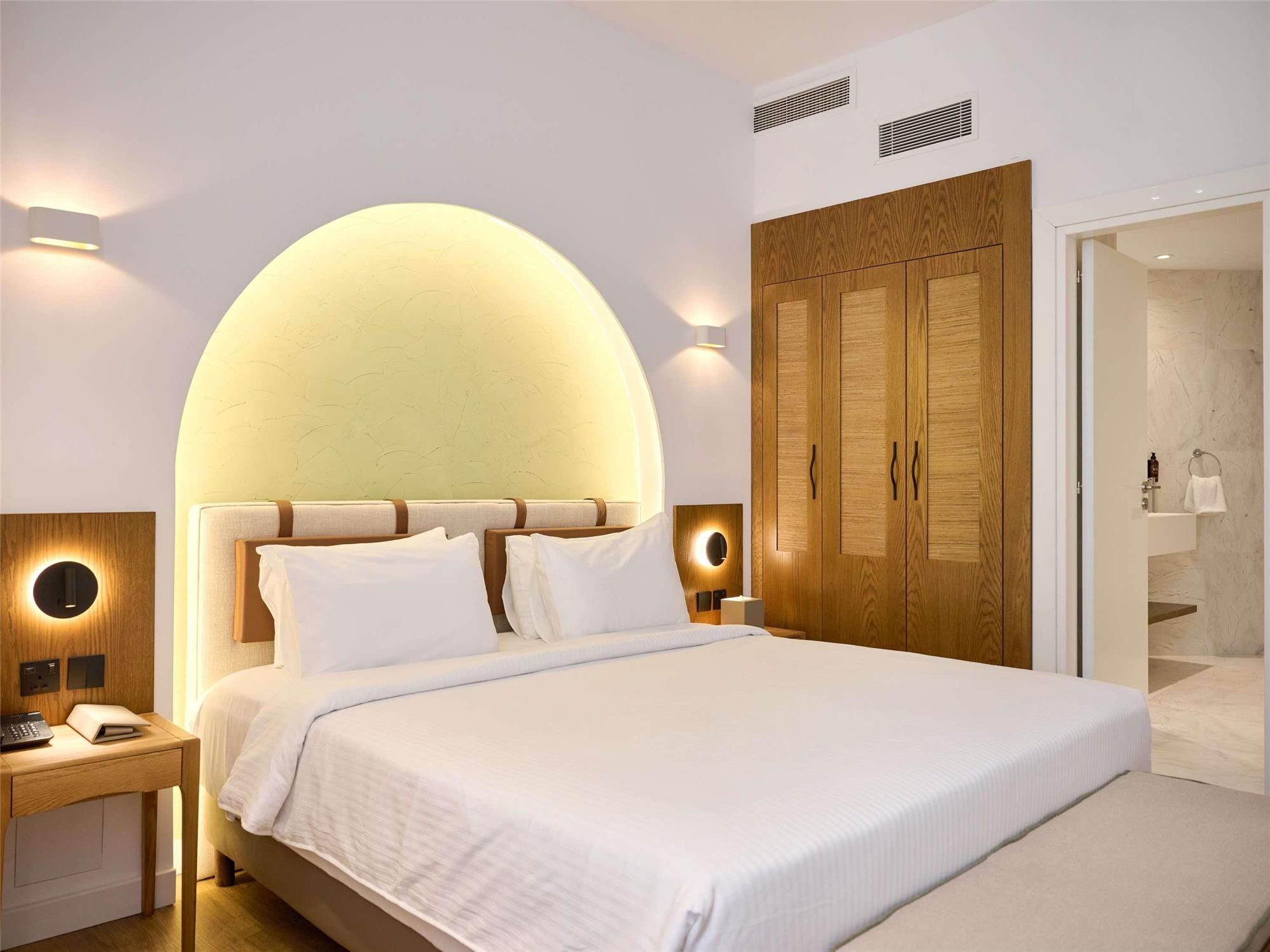The Classic Hotel Nicosia - Handwritten Collection 1