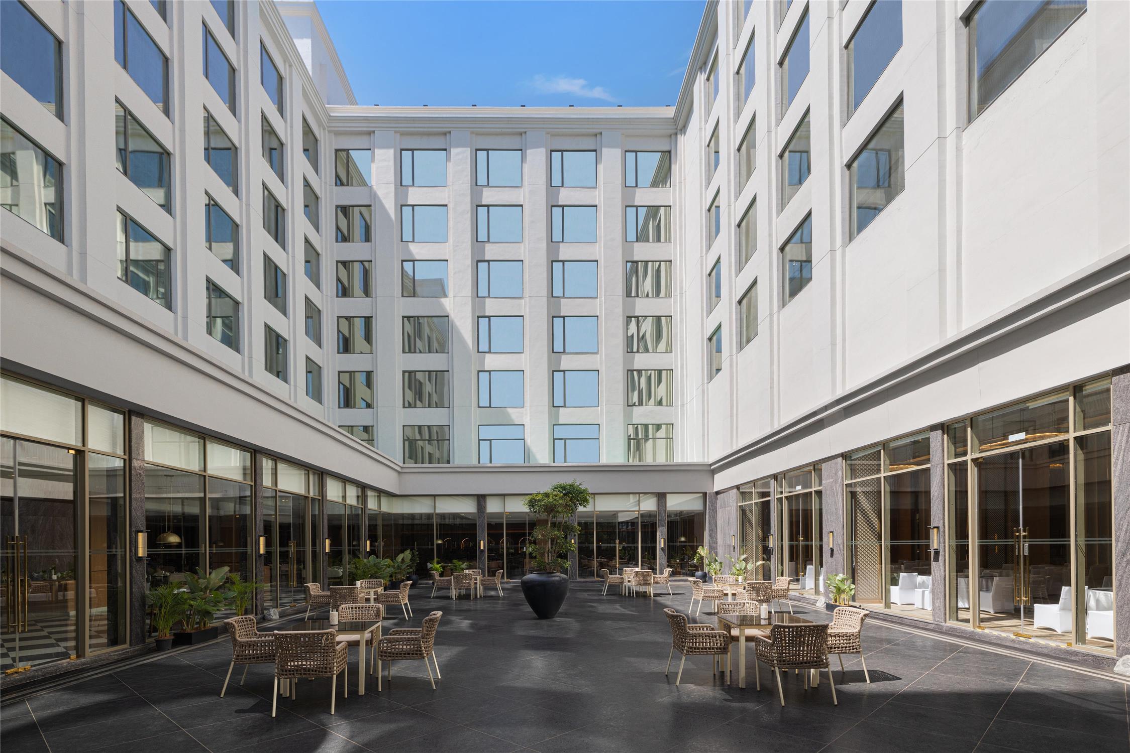 DoubleTree By Hilton Bengaluru Airport 2