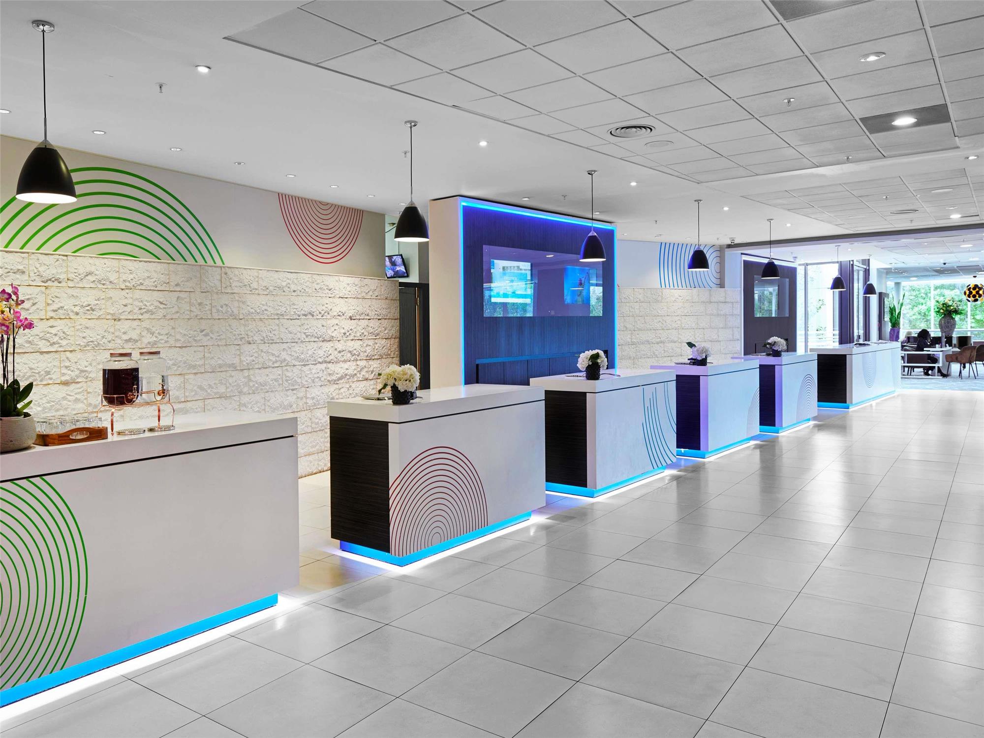 Novotel London West 2