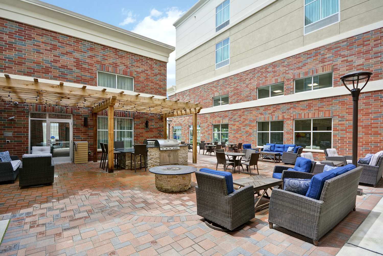 Homewood Suites By Hilton Warren Detroit 2