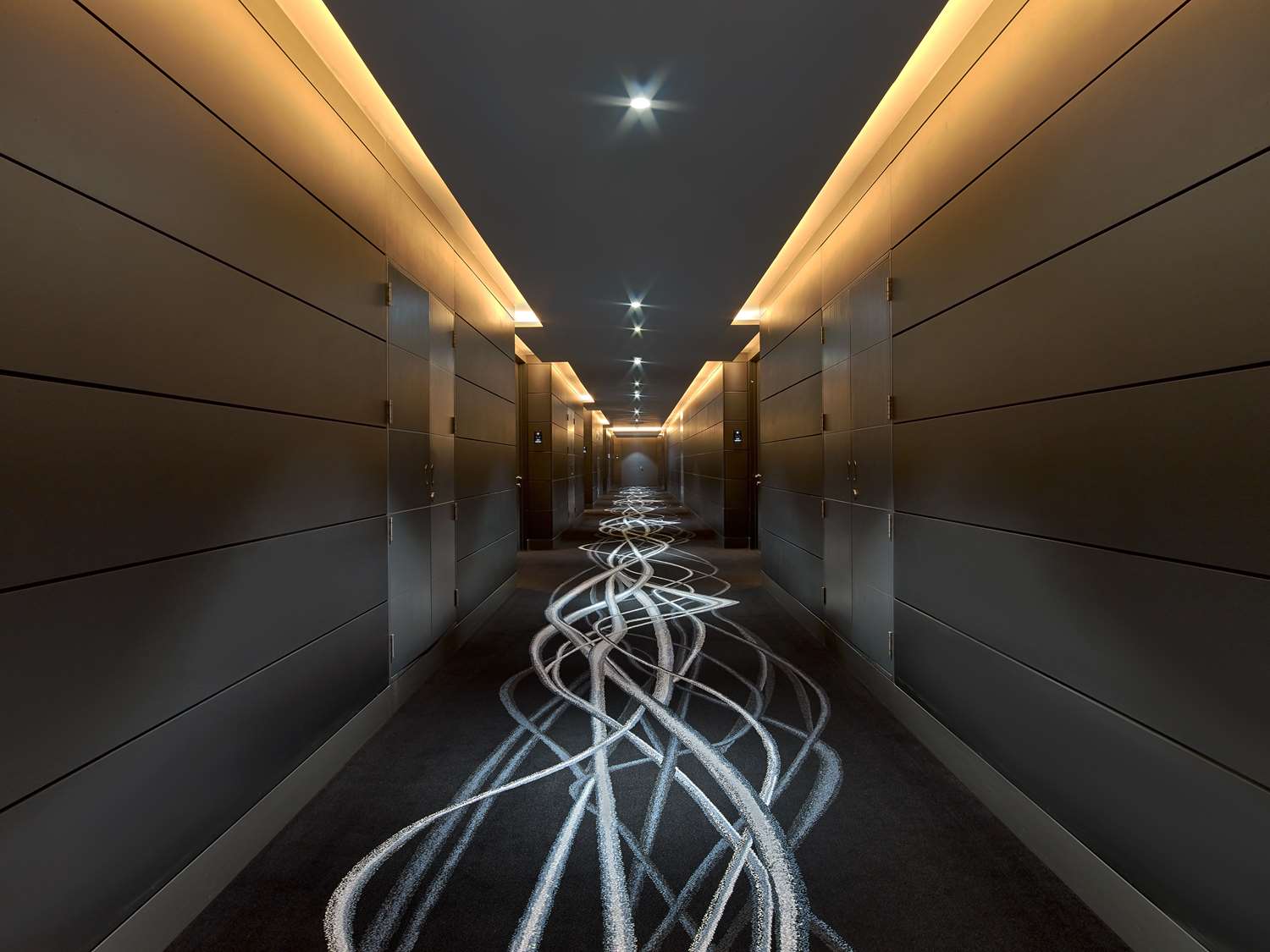 V Hotel Dubai, Curio Collection by Hilton 1