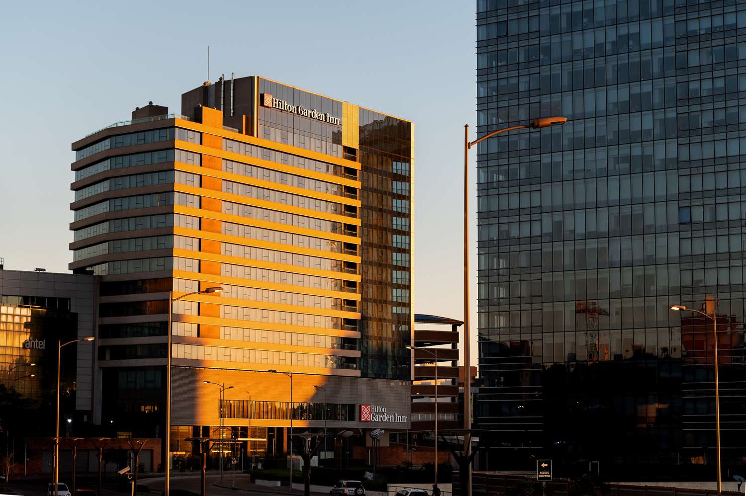 Hilton Garden Inn Montevideo 2
