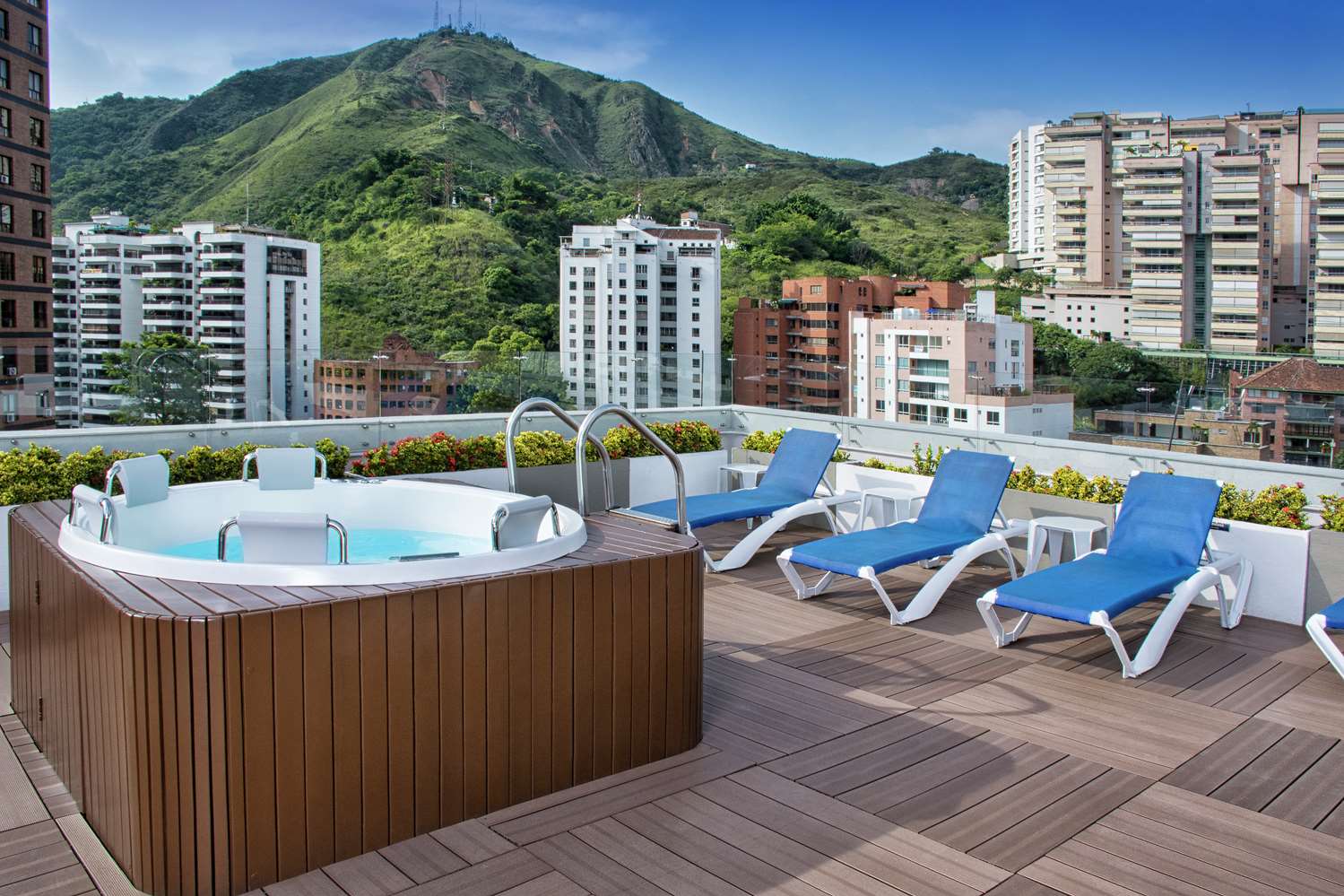 Hampton by Hilton Cali 2