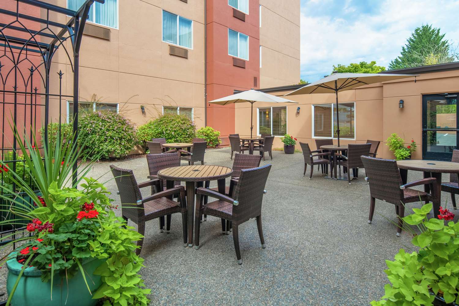 DoubleTree by Hilton Portland - Tigard 2