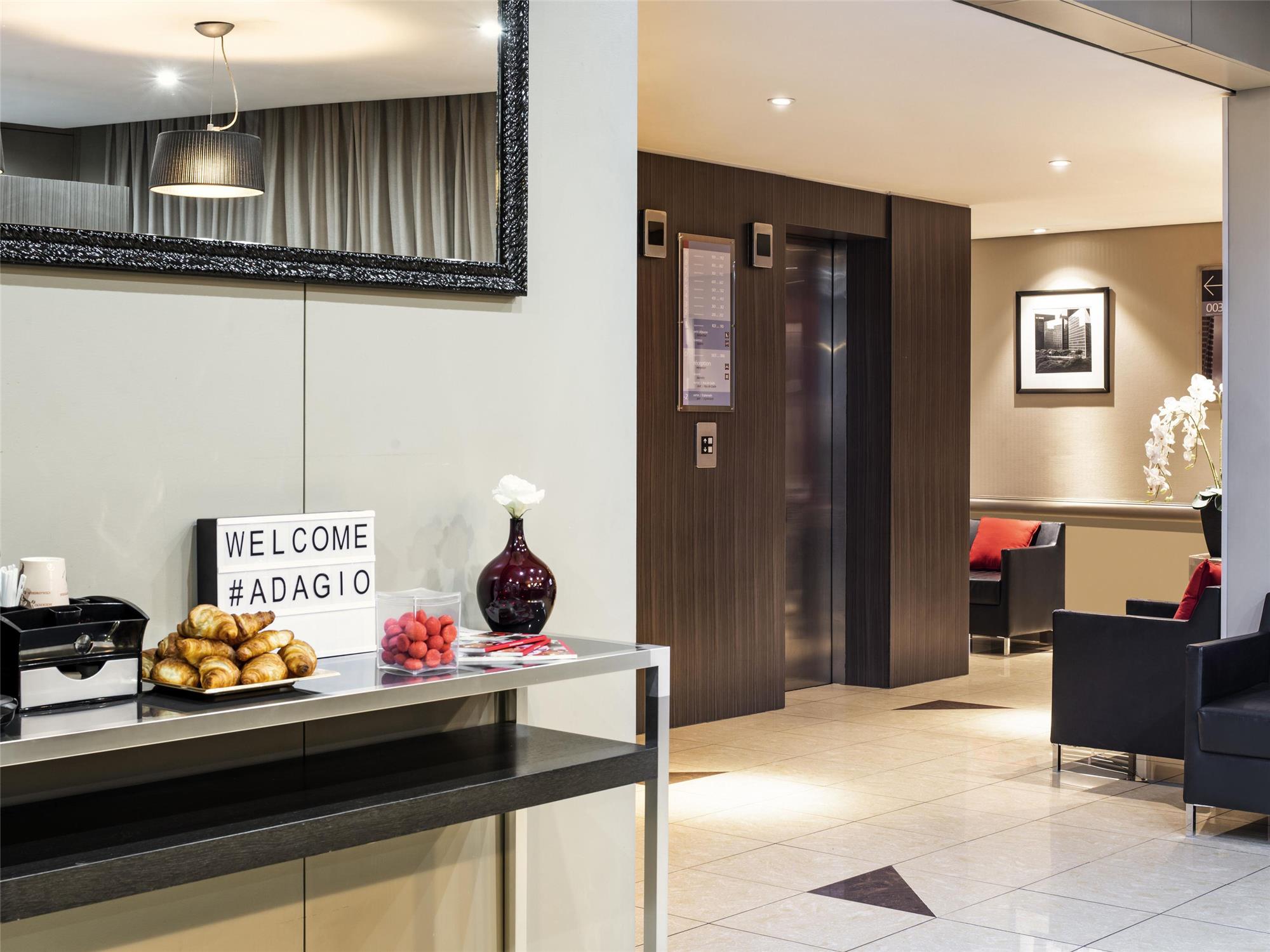 Aparthotel Adagio La Défense Esplanade 1