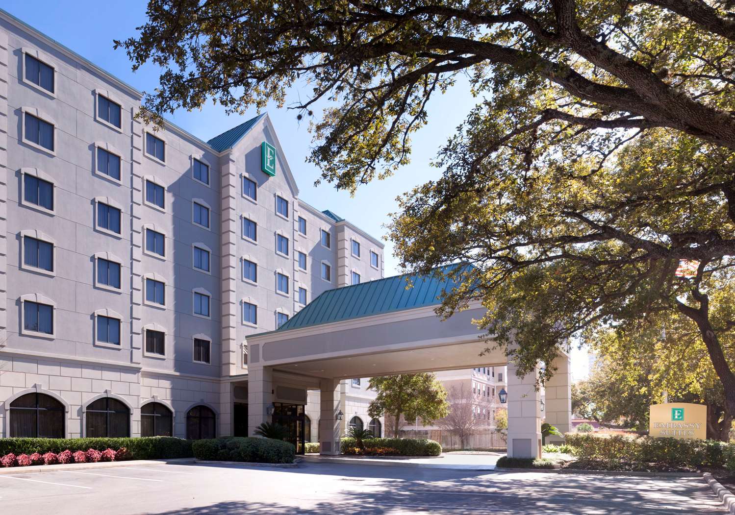 Embassy Suites by Hilton Houston Near The Galleria 1