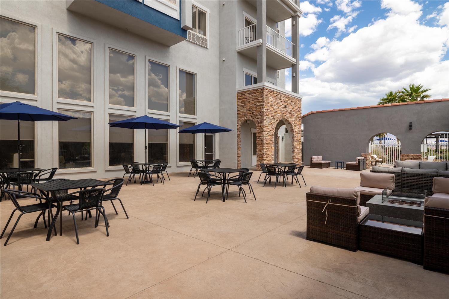 Hampton Inn & Suites by Hilton Mesquite 2