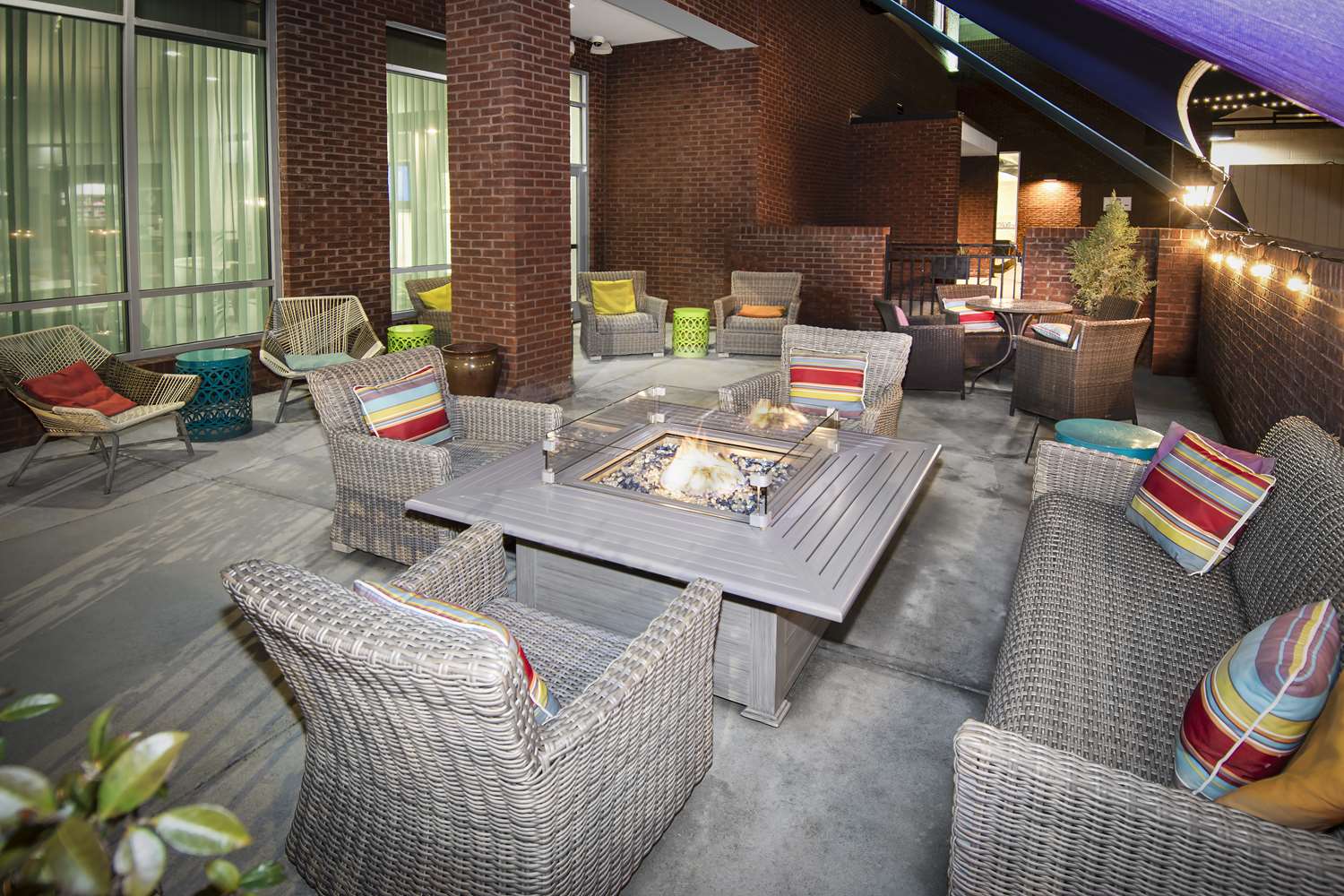 Hampton Inn & Suites Raleigh Downtown 2