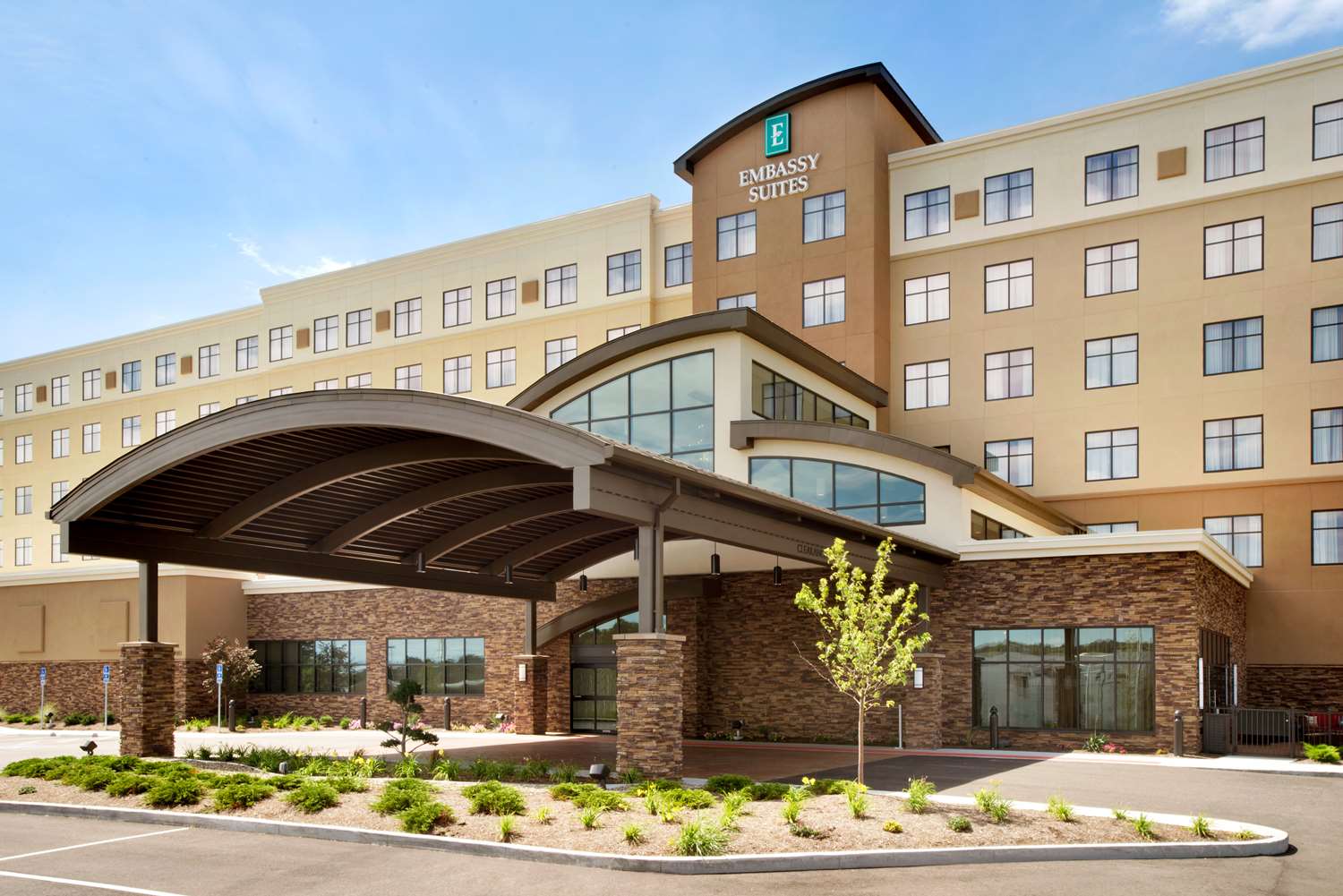 Embassy Suites by Hilton Akron Canton Airport 2