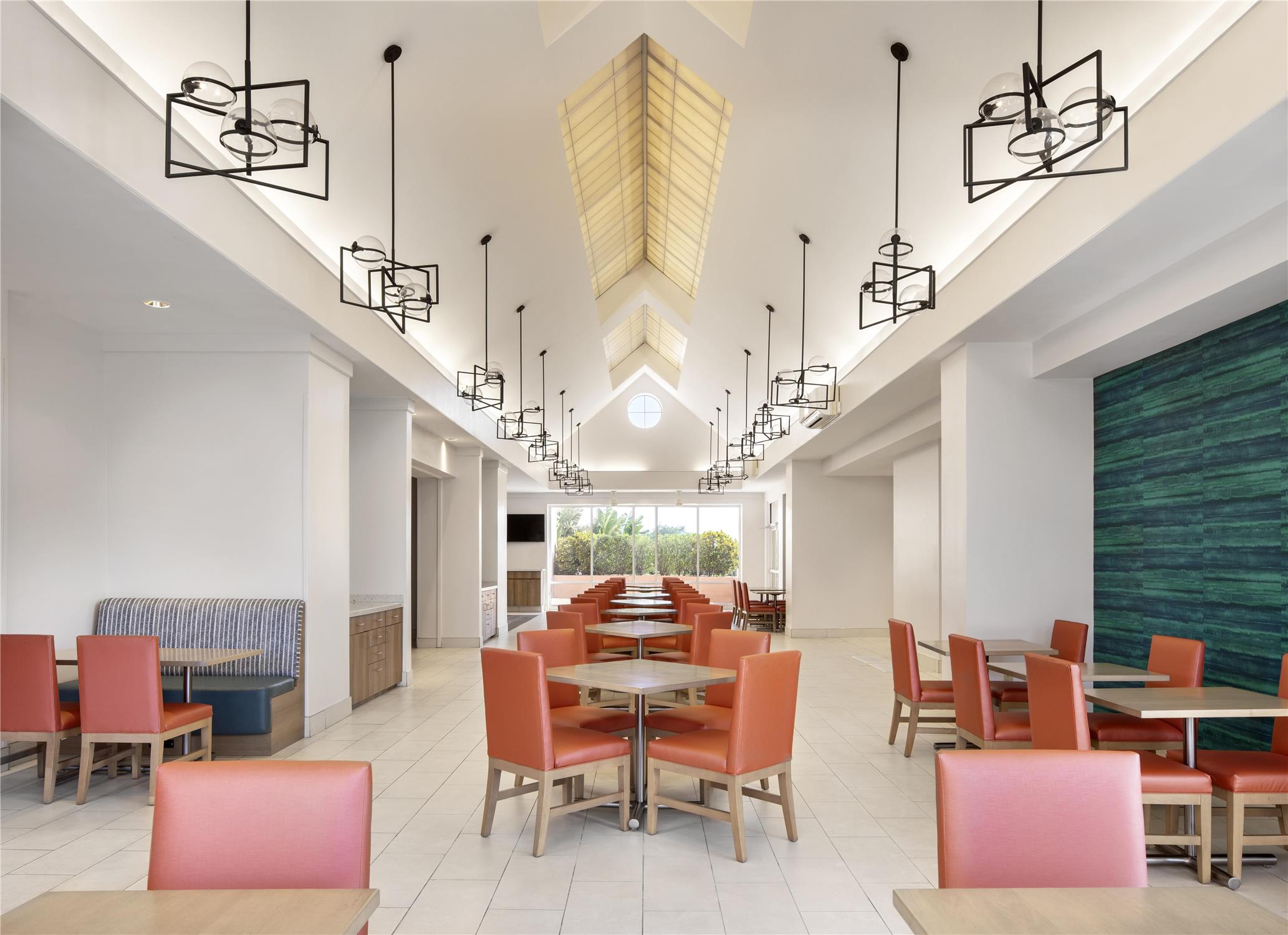 Embassy Suites by Hilton Tampa Airport Westshore 2