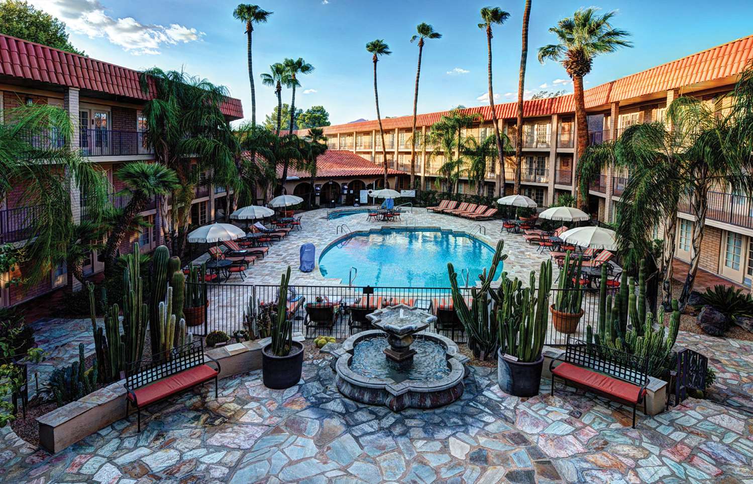 DoubleTree Suites by Hilton Tucson - Williams Center 1