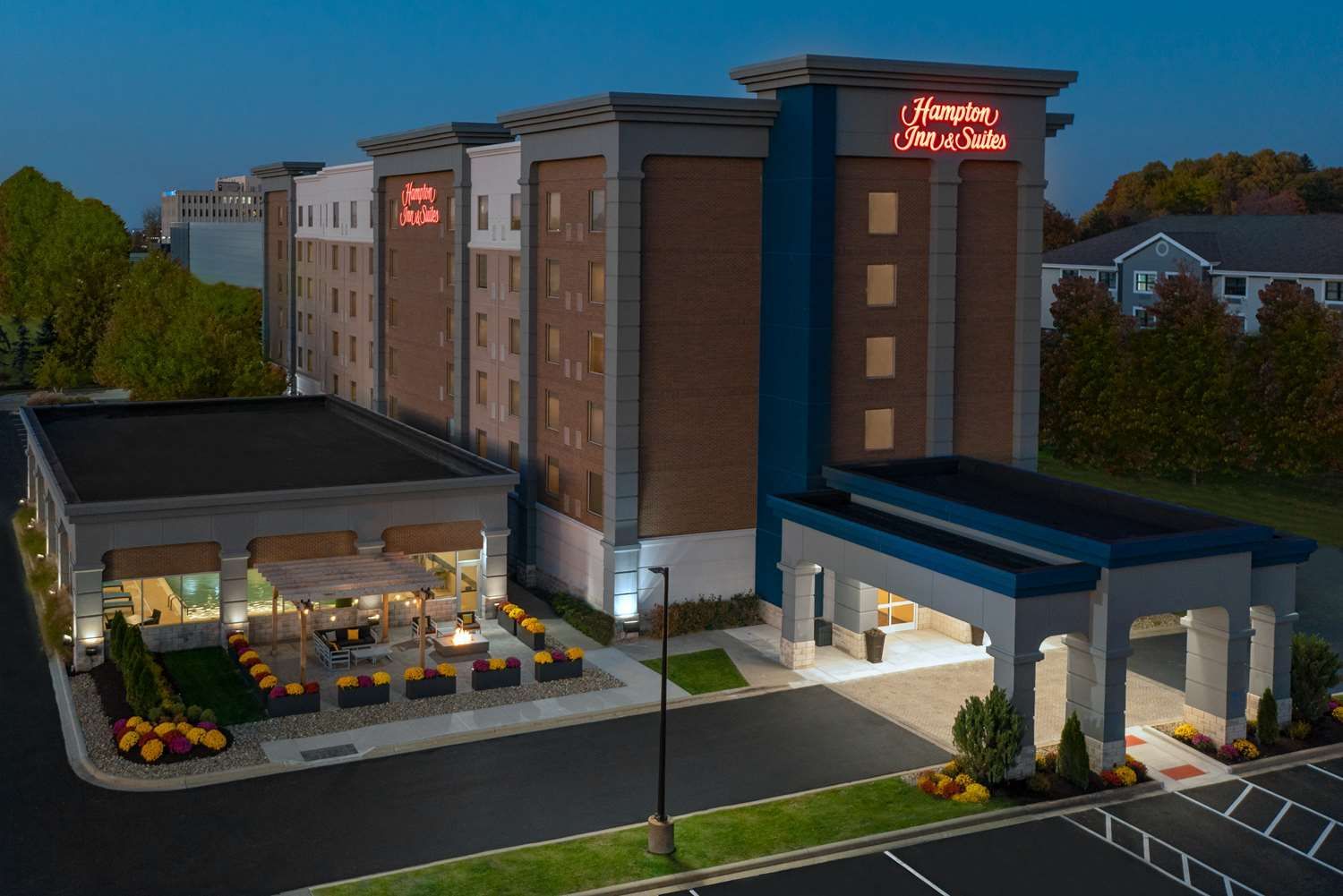 Hampton Inn & Suites Cleveland-Beachwood 1