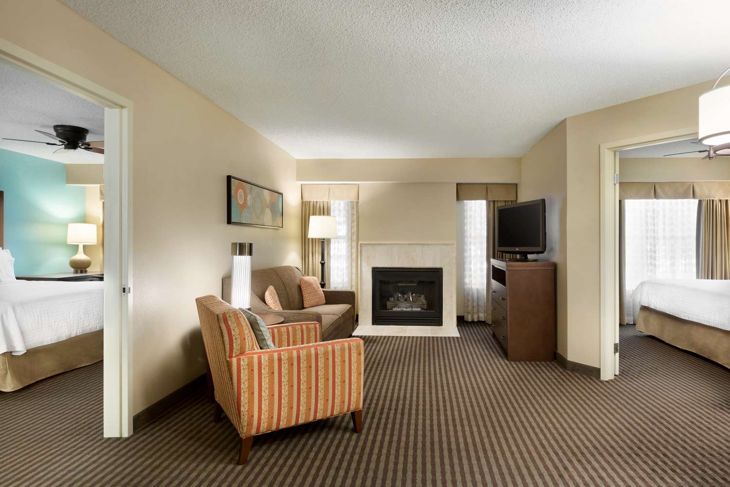 Fireplace 2 Bedroom 2 Bath Suite
