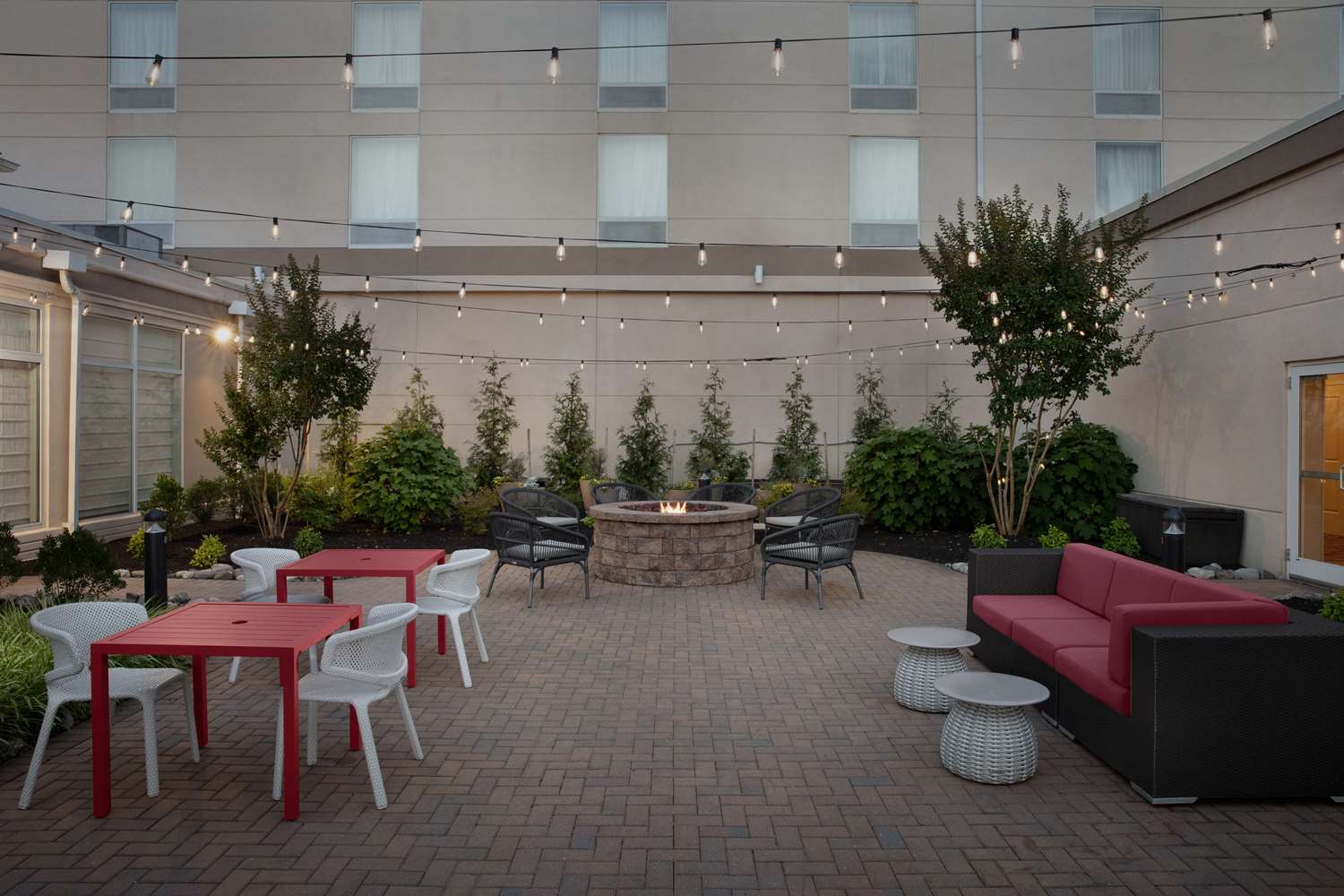 Hilton Garden Inn Philadelphia/Ft. Washington 2