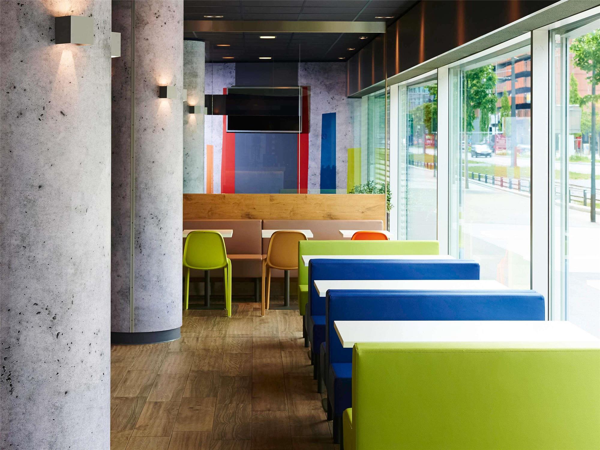 ibis budget Zurich City West 1