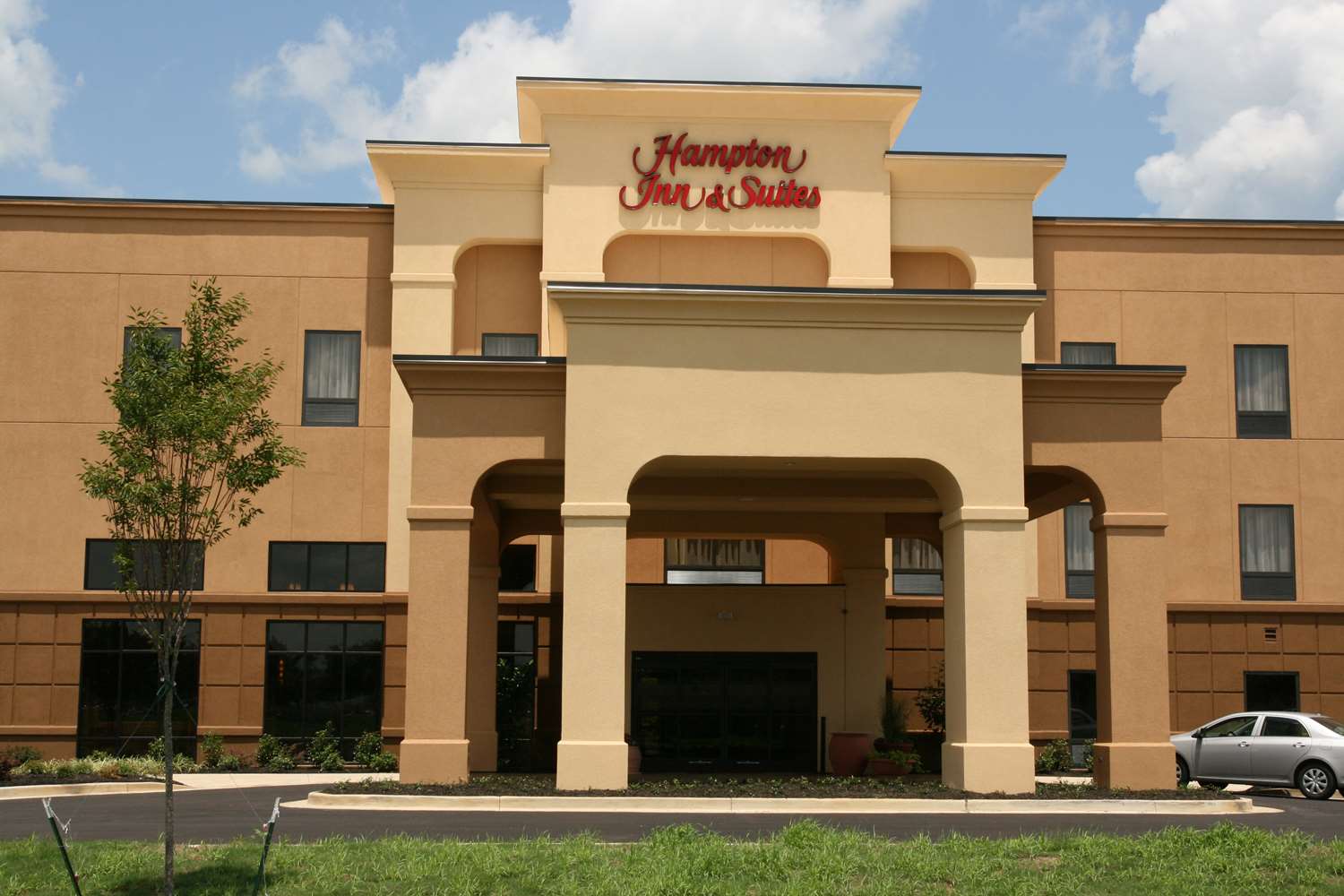 Hampton Inn & Suites West Point 1