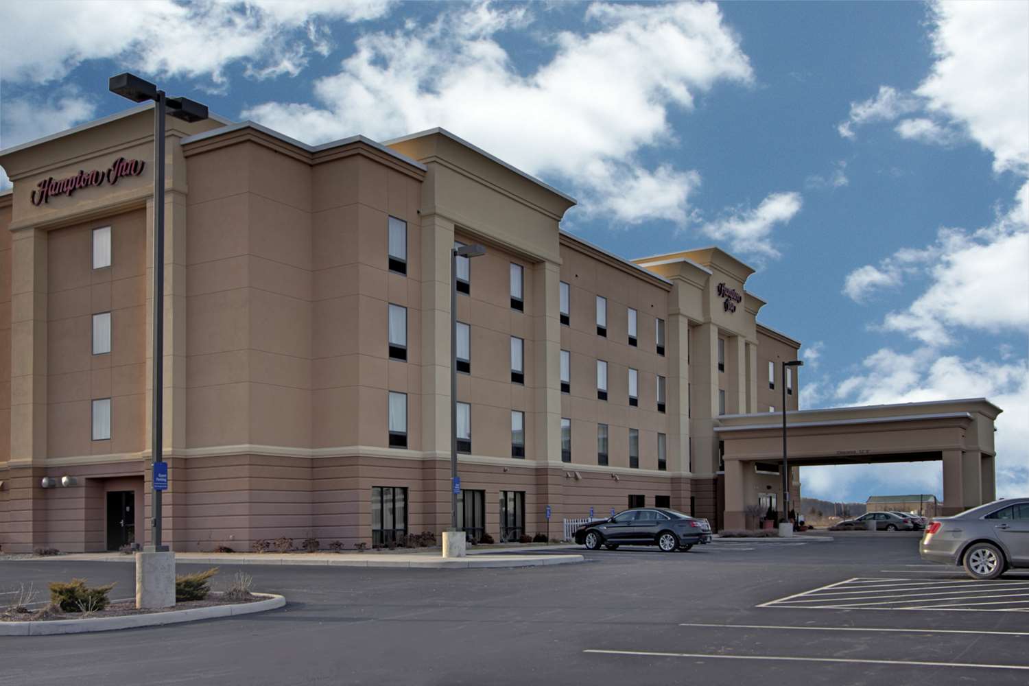 Hampton Inn Defiance 1