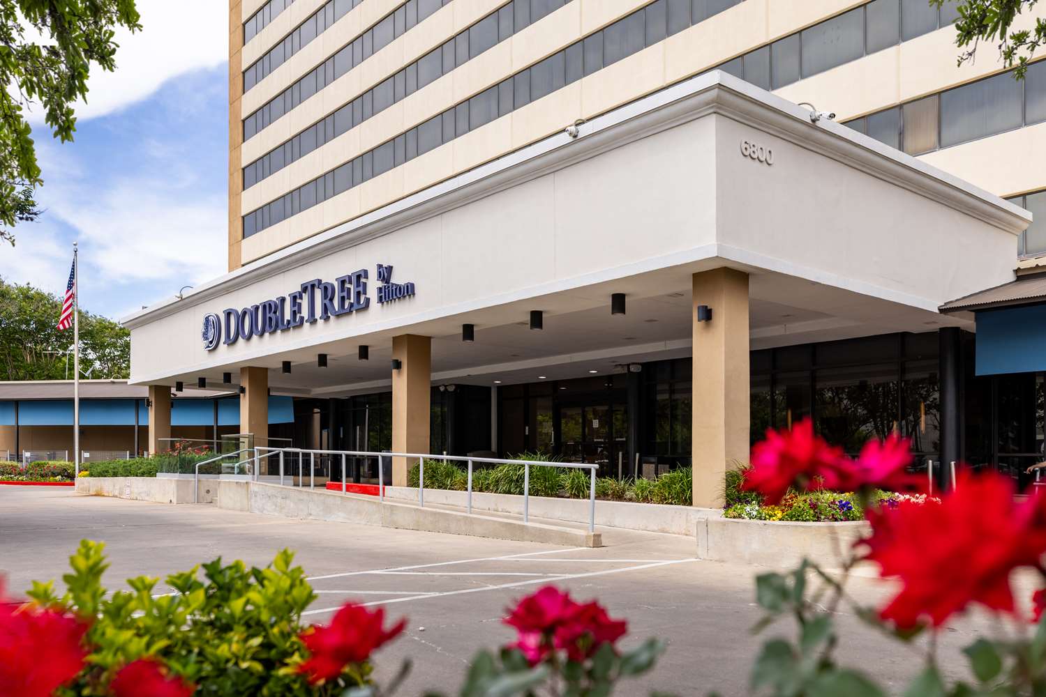 DoubleTree by Hilton Houston Medical Center Hotel & Suites 1