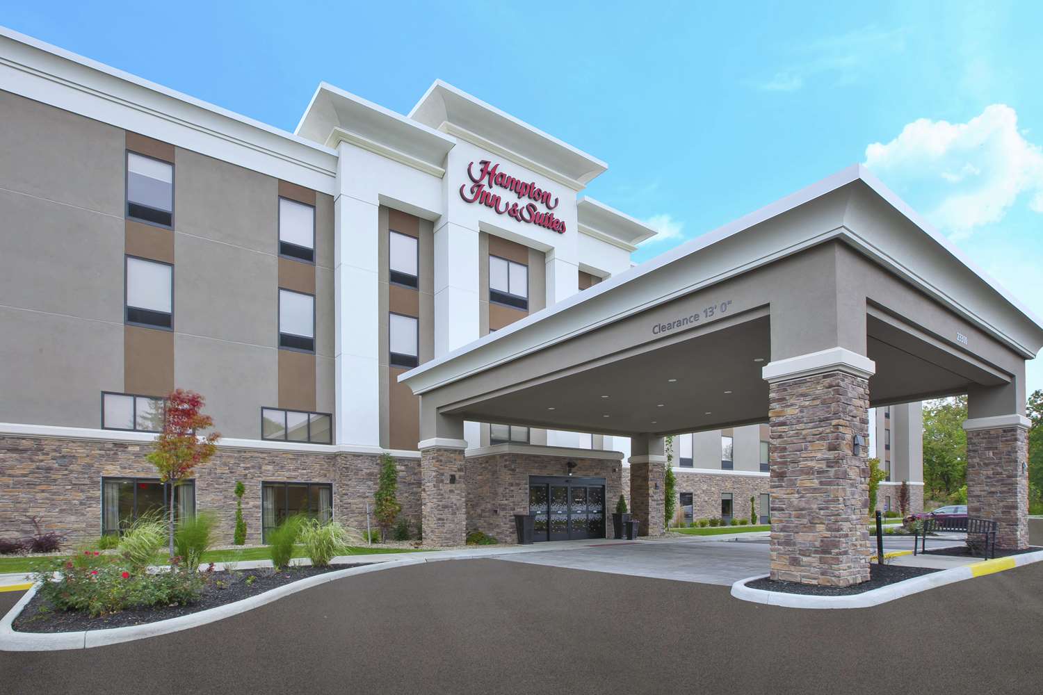 Hampton Inn & Suites Oakwood Village-Cleveland 1
